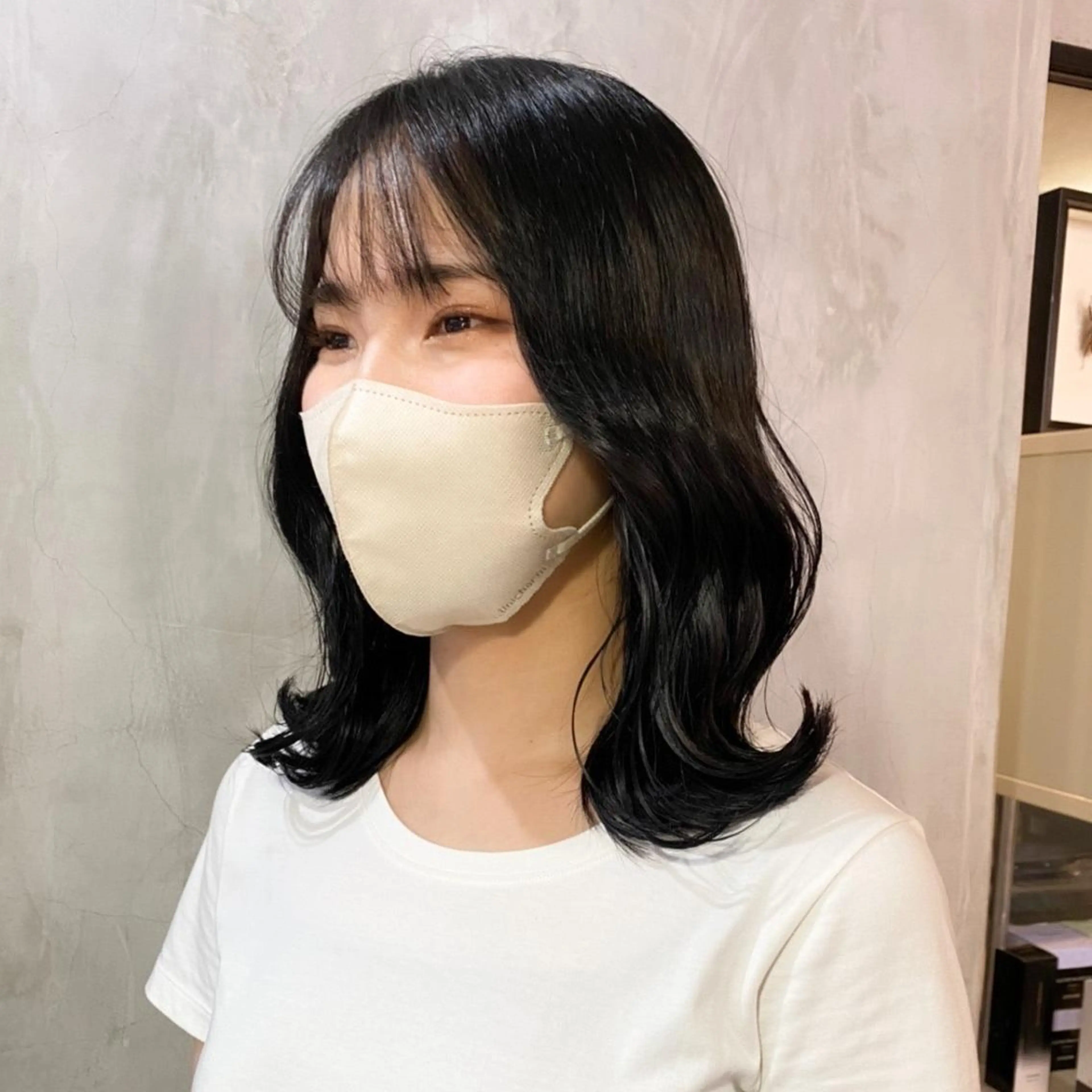 ミディアム カラー 黒髪 ブルーカラー ブルーブラック 韓国風ヘア ヘアカラー トリートメント Life salon SAKURAのヘアスタイル