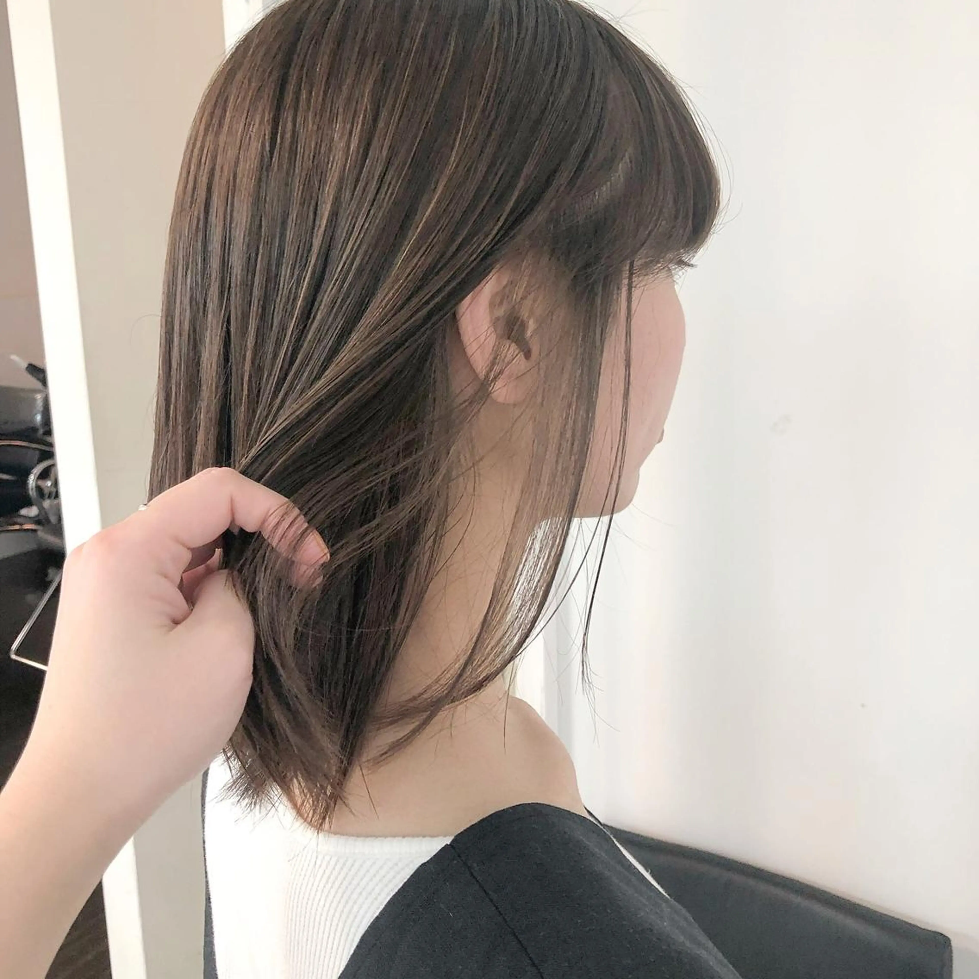セミロング カラー ヘアアレンジ 透明感カラー ハイライトカラー ハイライト 榎園 由美のヘアスタイル
