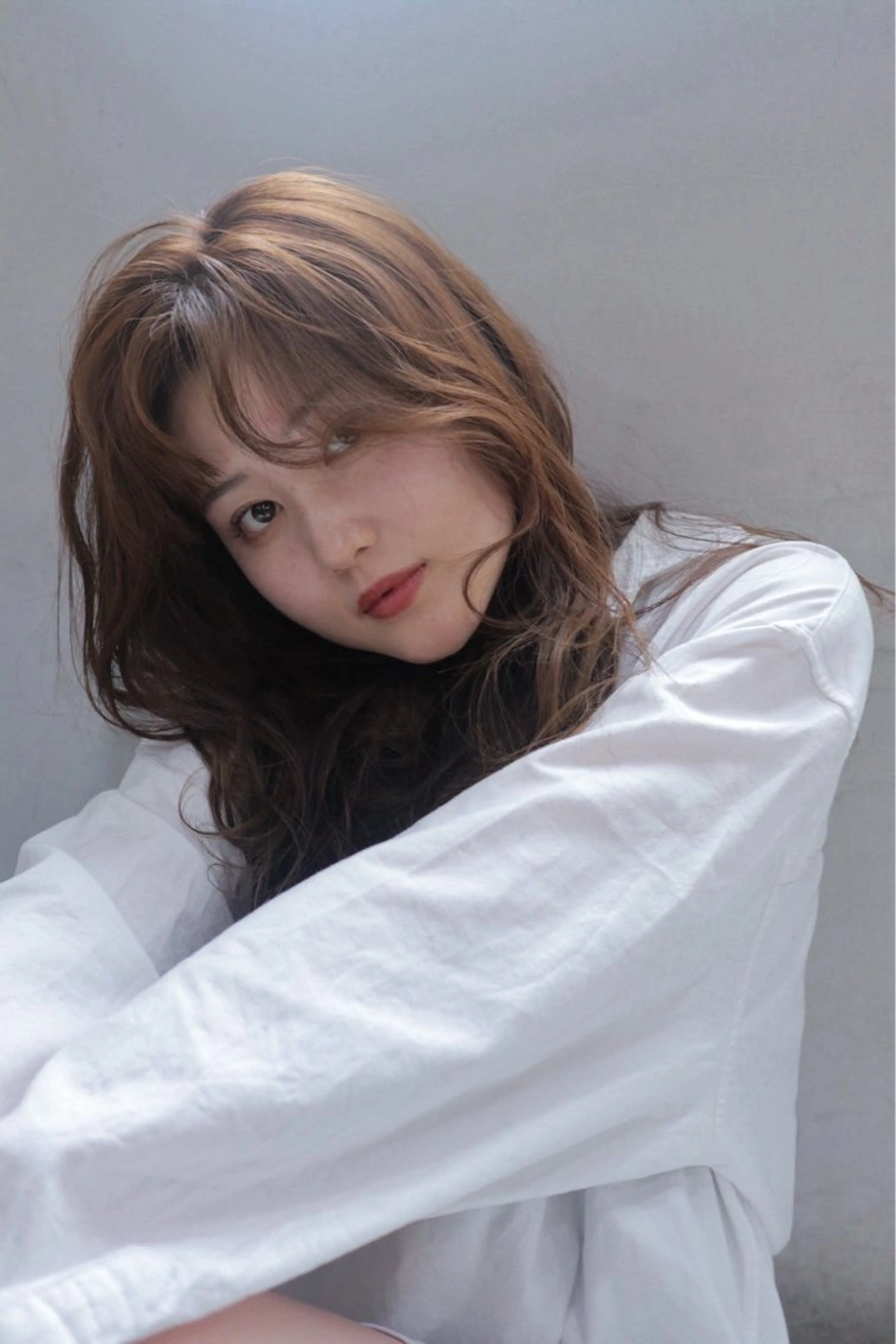 セミロング カット ウシロダ メグミのヘアスタイル