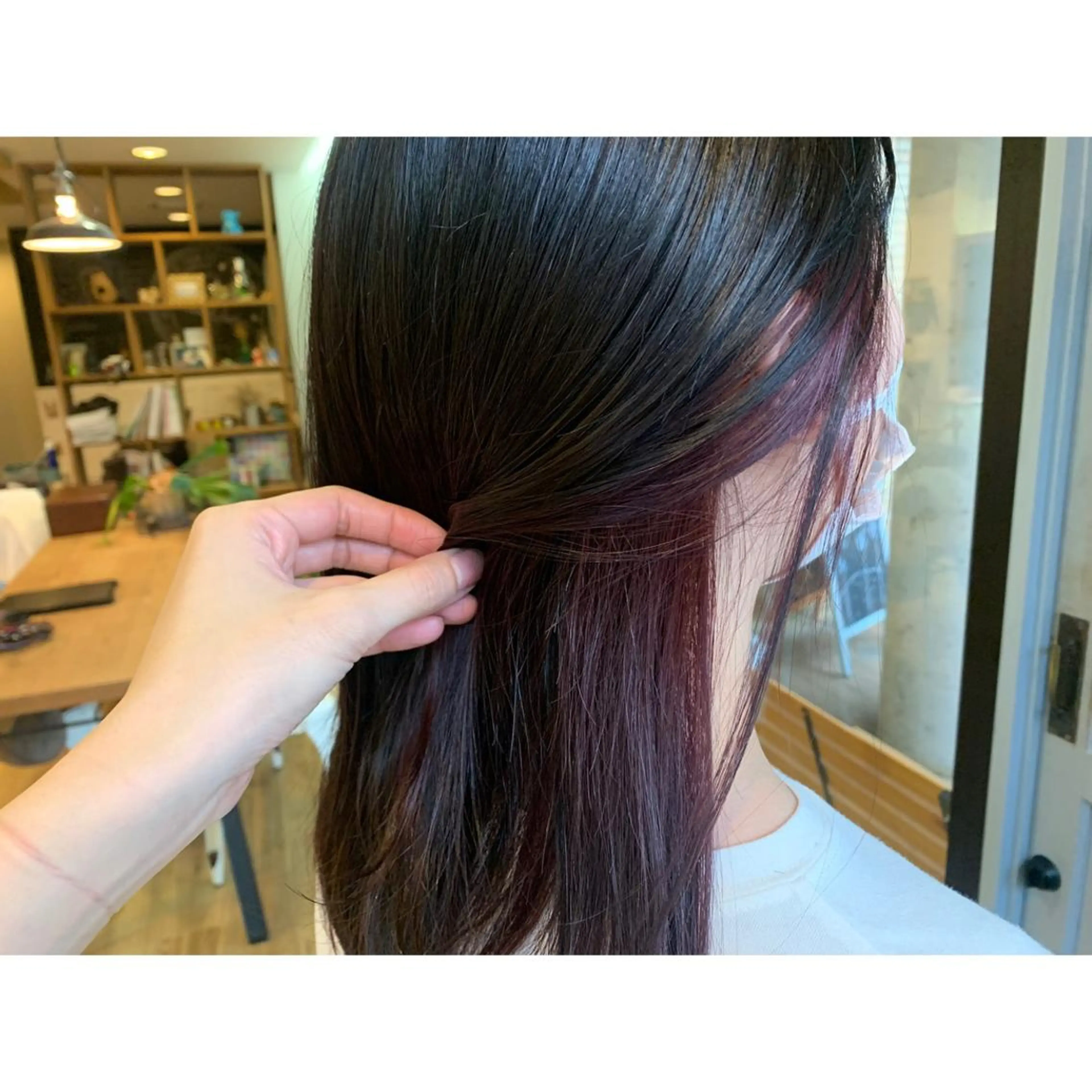 ロング カラー ブリーチ ピンクカラー バイオレットカラー ヘアカラー トリートメント ツキダテ ユイのヘアスタイル