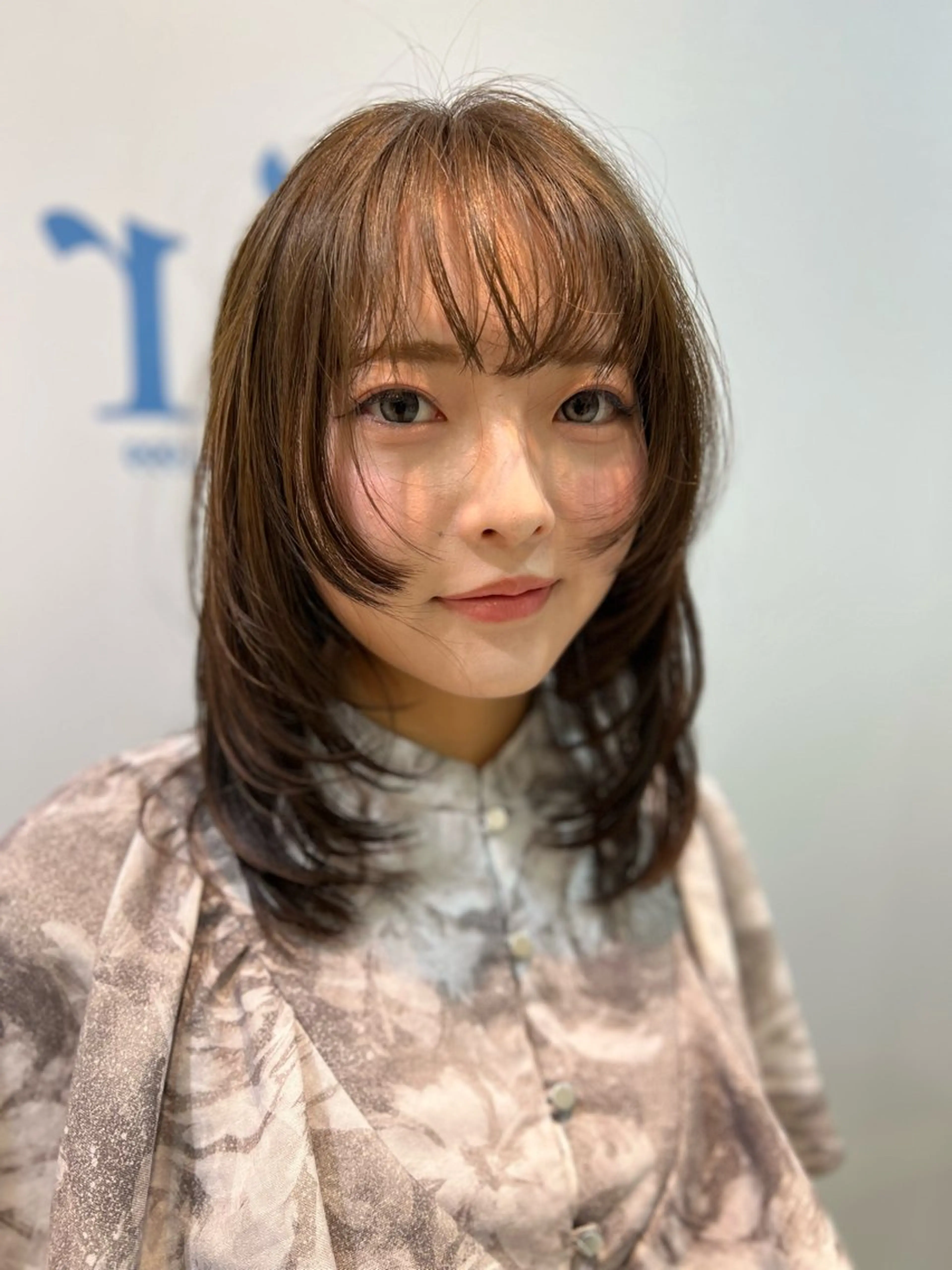 ミディアム ミディアムレイヤー ミディアムパーマ レイヤーカット カット ヘアカラー トリートメント AIR-Ginza tower所属・江村 璃久のヘアスタイル