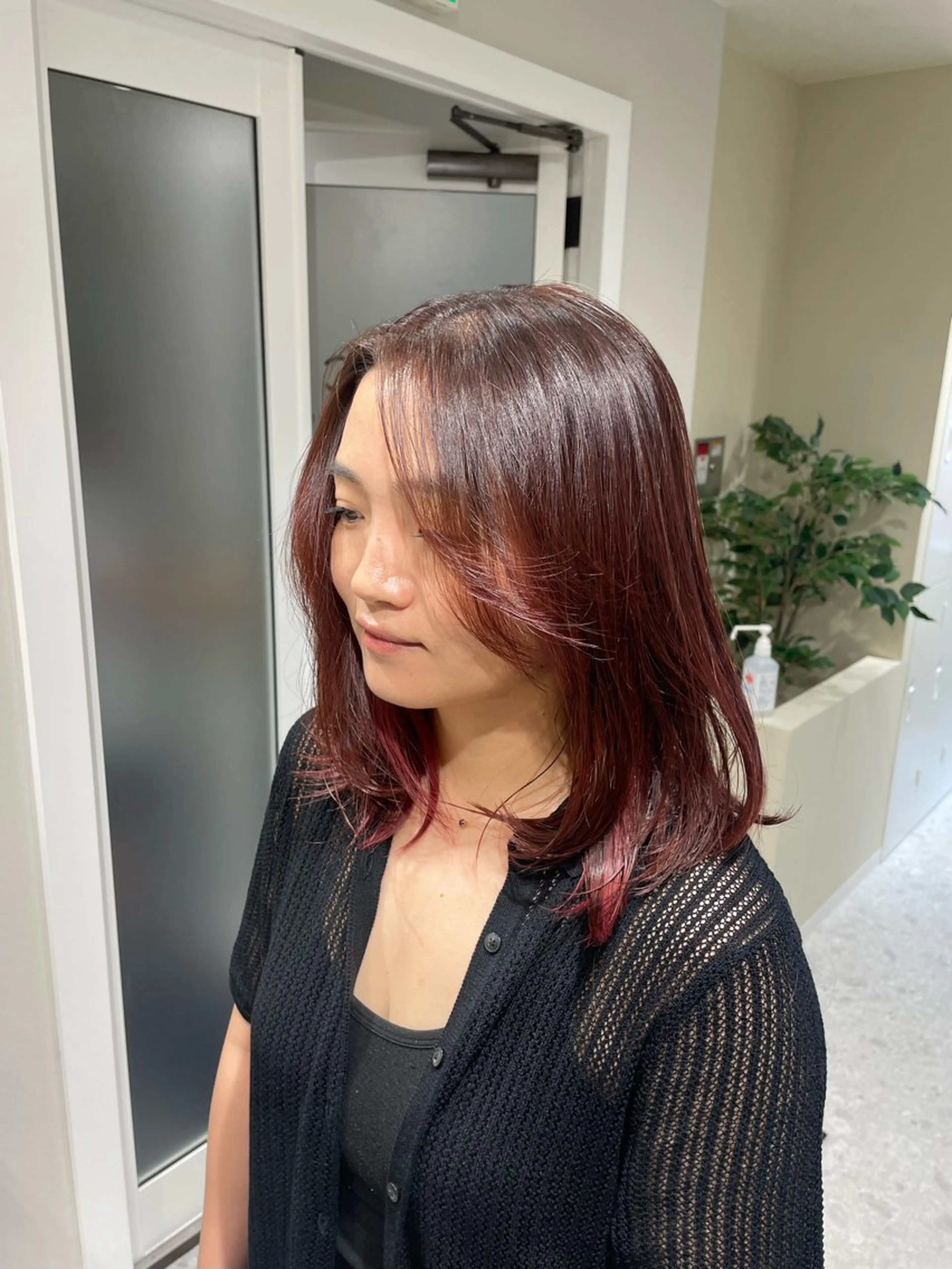 セミロング カラー ブリーチ インナーカラー ピンクカラー カット ヘアカラー トリートメント ヘッドスパ 🩰ニシムラヒカリ 半個室salon♡*のヘアスタイル