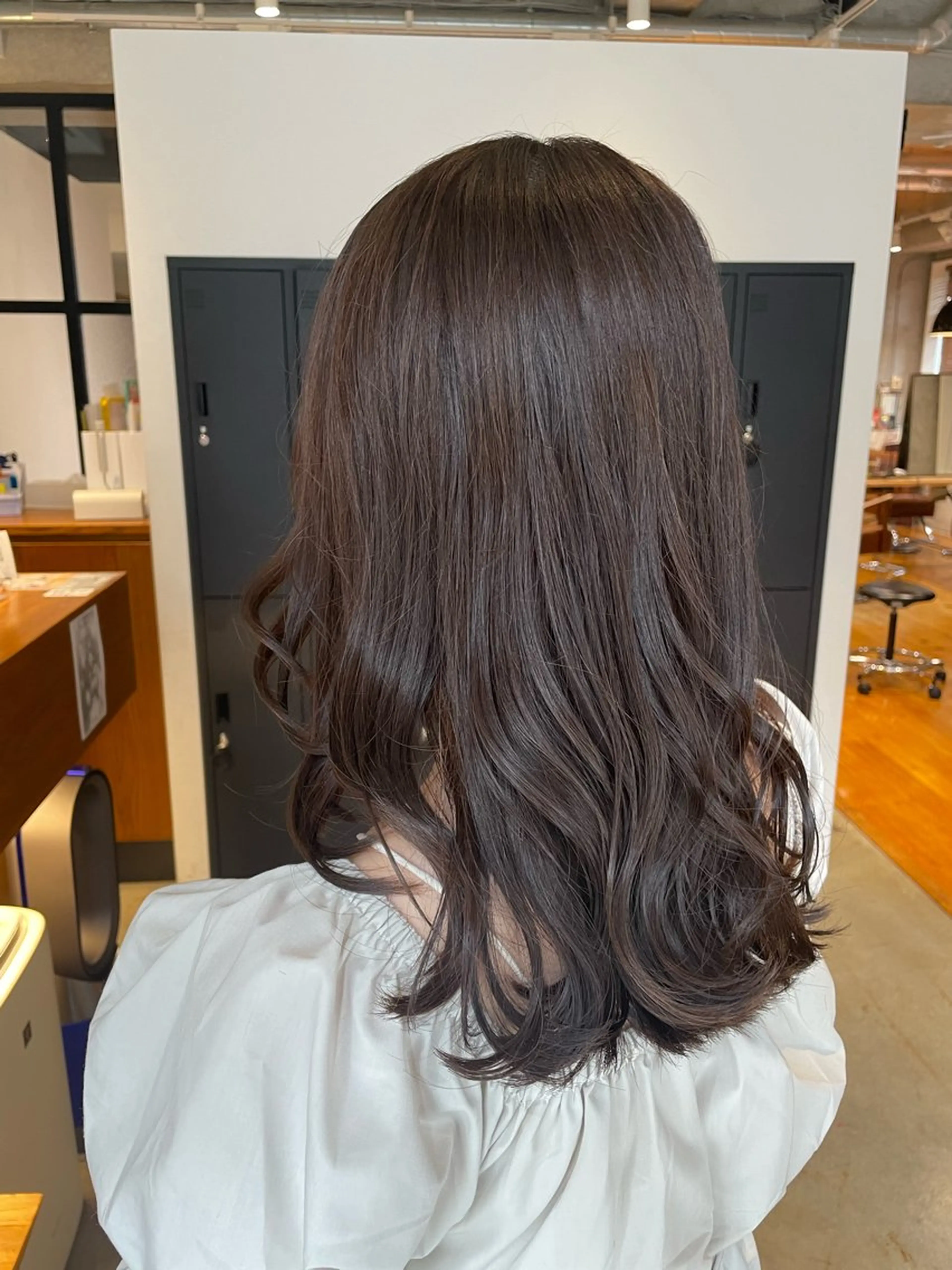 セミロング カラー 透明感🫧暖色カラー 🍇佐藤愛里のヘアスタイル
