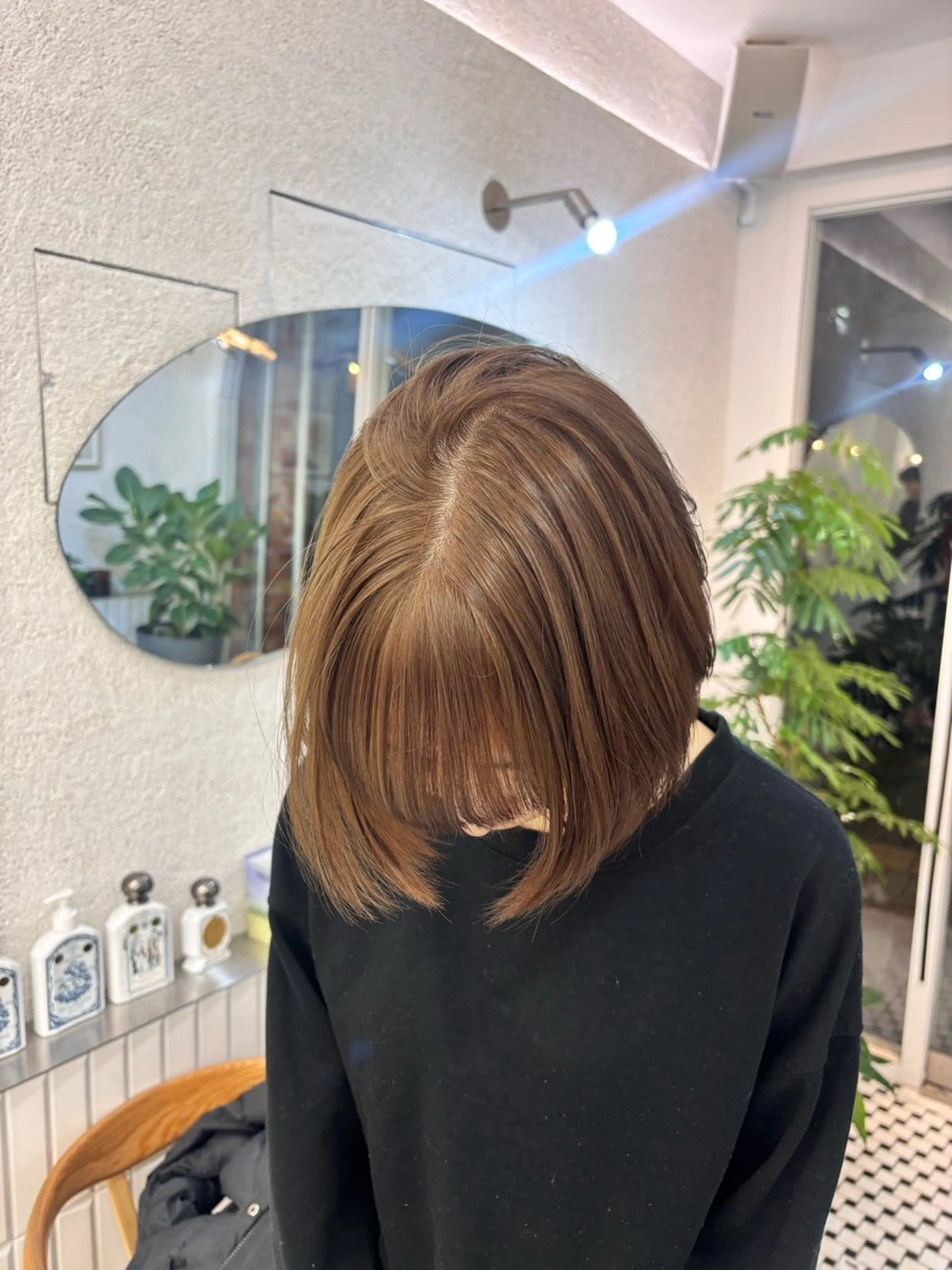 カラー ヘアカラー 🧸ミルクティー／ ぷつっとボブ｜ミクのヘアスタイル