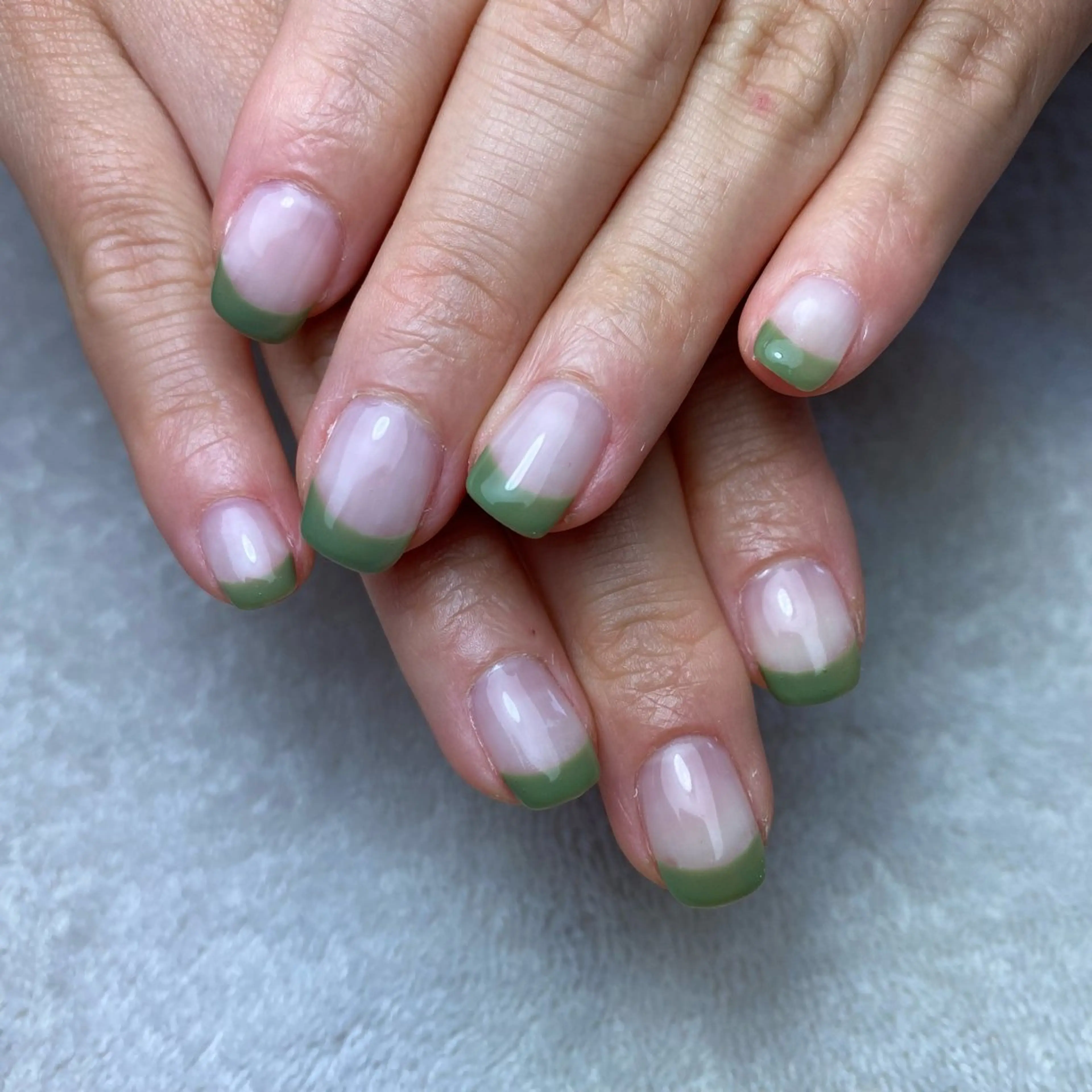 ネイル フレンチネイル ワンカラーネイル ショートネイル ハンドネイル COCO+所属・COCO +のエステ・リラクイメージ