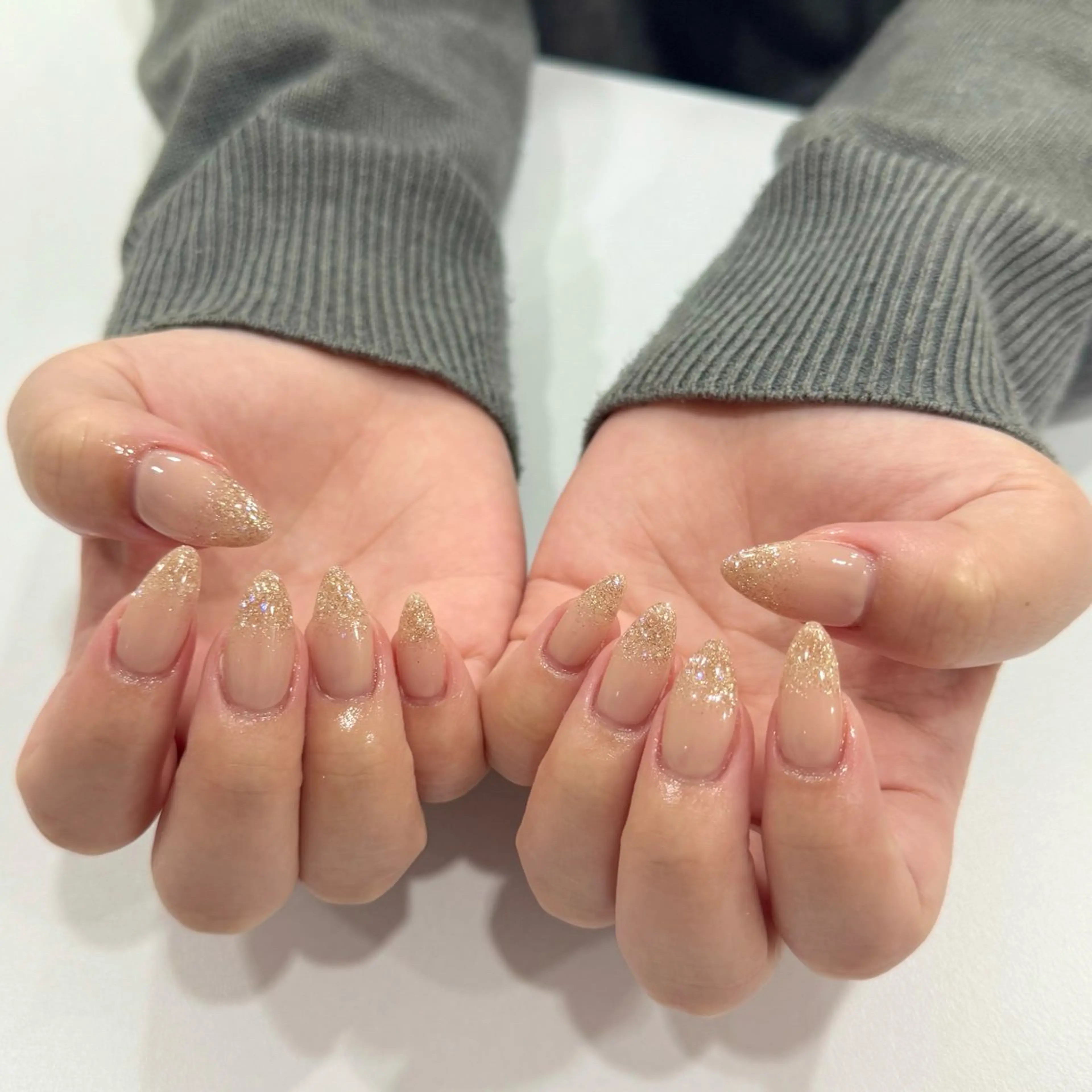 🔥約3️⃣5️⃣％オフ🔥ソフトジェルオフなし✨️ラメグラデーションorワンカラーの写真