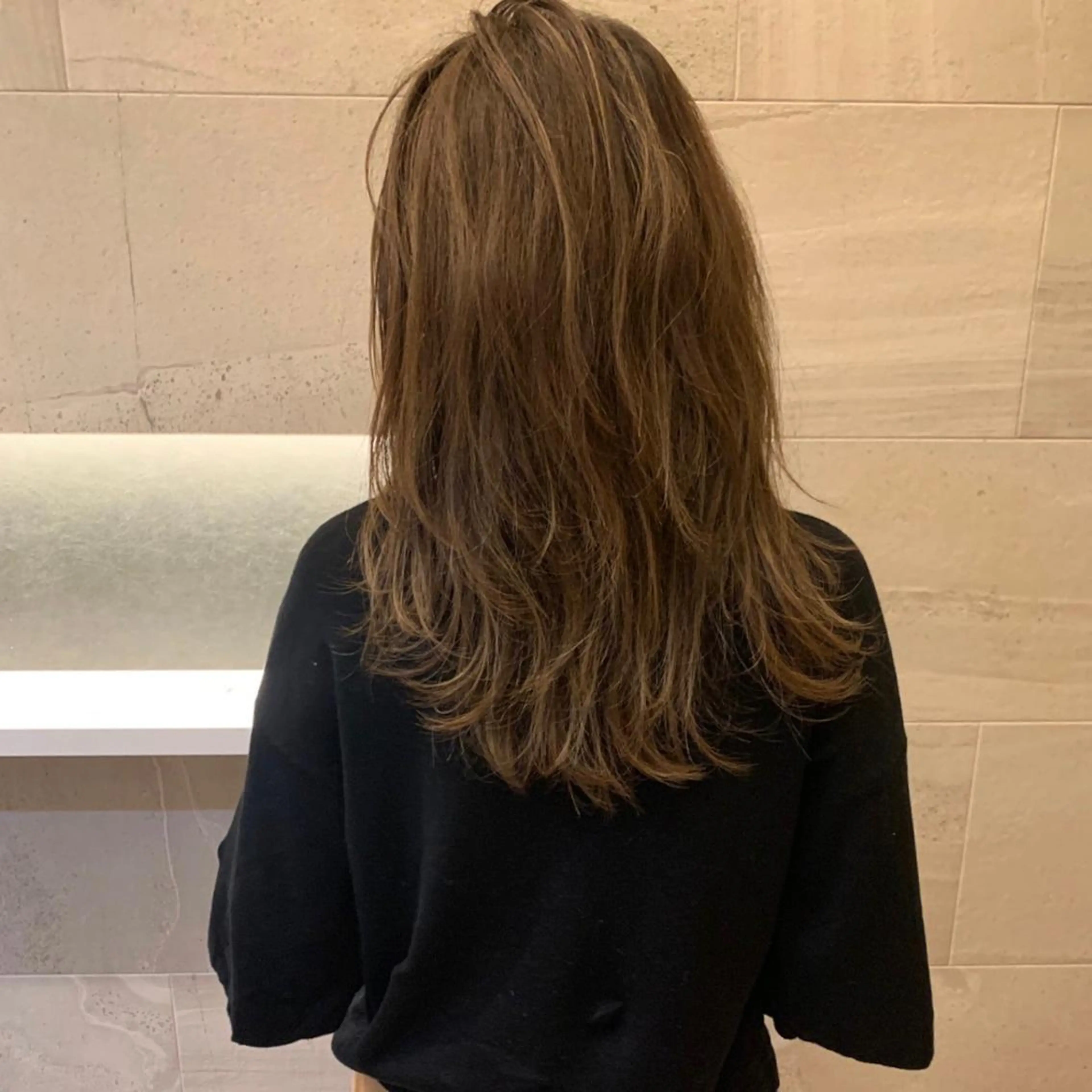 ミディアム カラー ハイライトカラー ハイライト カット ヘアカラー トリートメント 髪質改善ｶﾗｰ ｹｱﾌﾞﾘｰﾁ/ﾀﾑのヘアスタイル