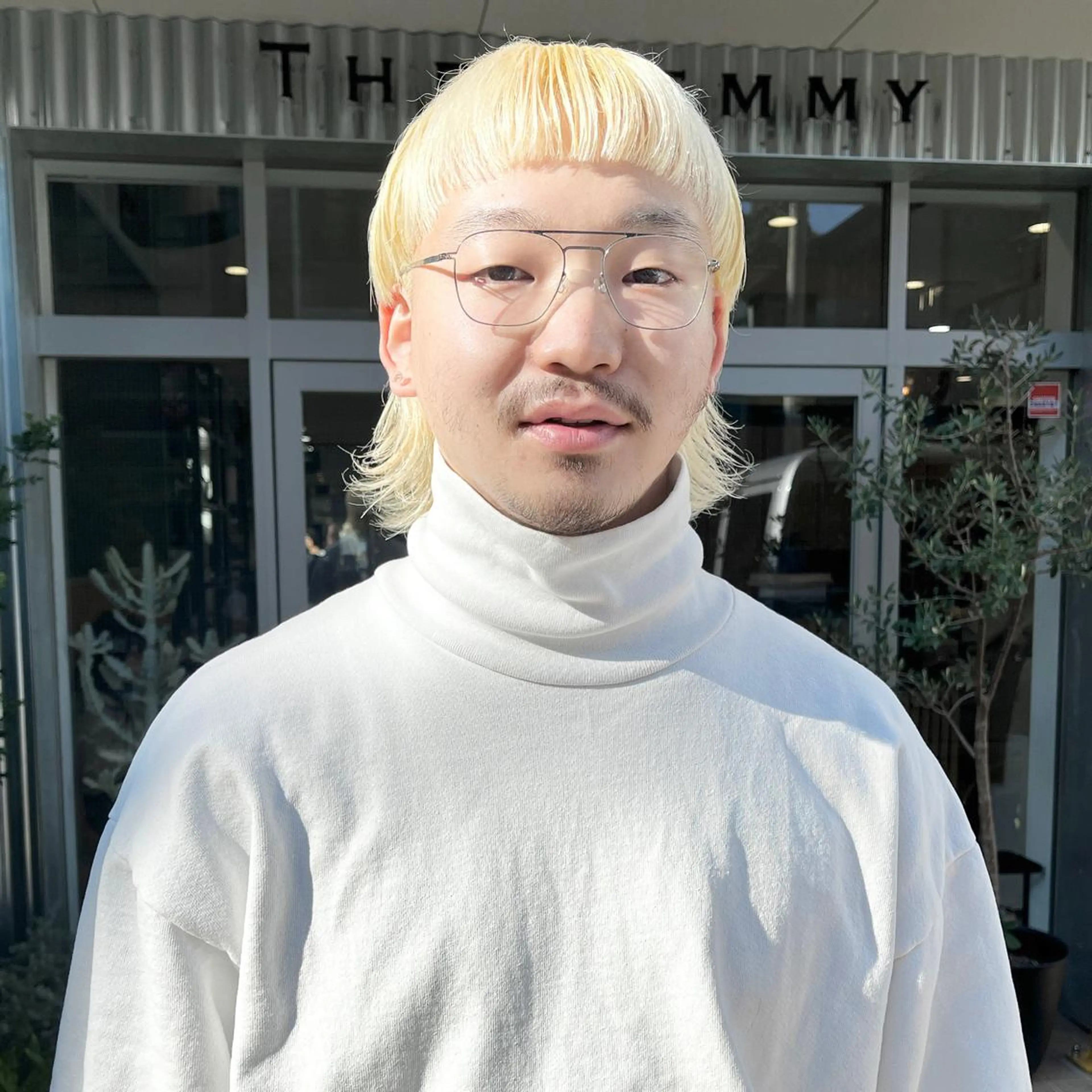 ショート カラー メンズ メンズブリーチ ブリーチ 抜きっぱなしブロンド アラキチヒロ THE REMMYのヘアスタイル