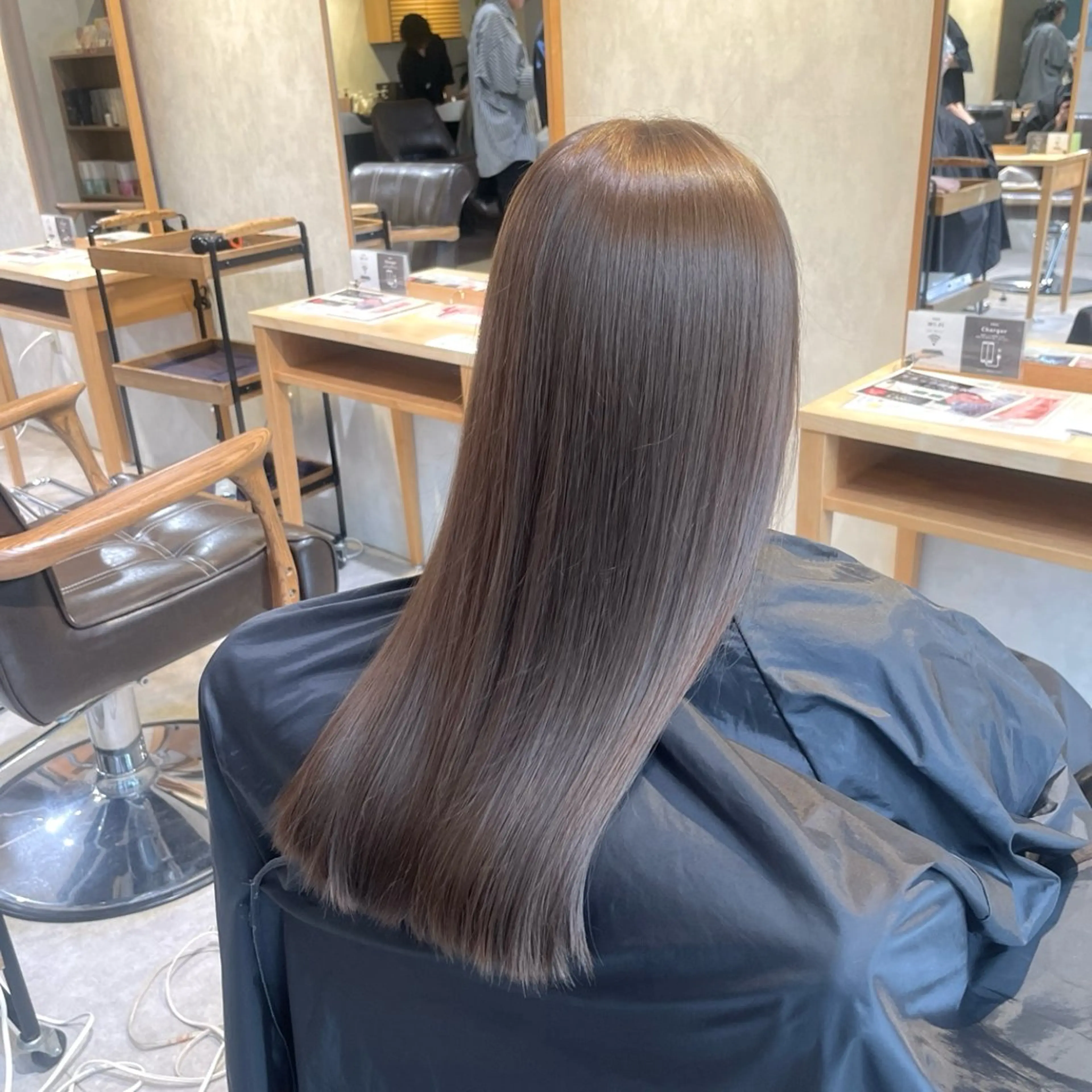 [ブリーチなし]Wカラー+トリートメント(ショート、ミディアム)の写真