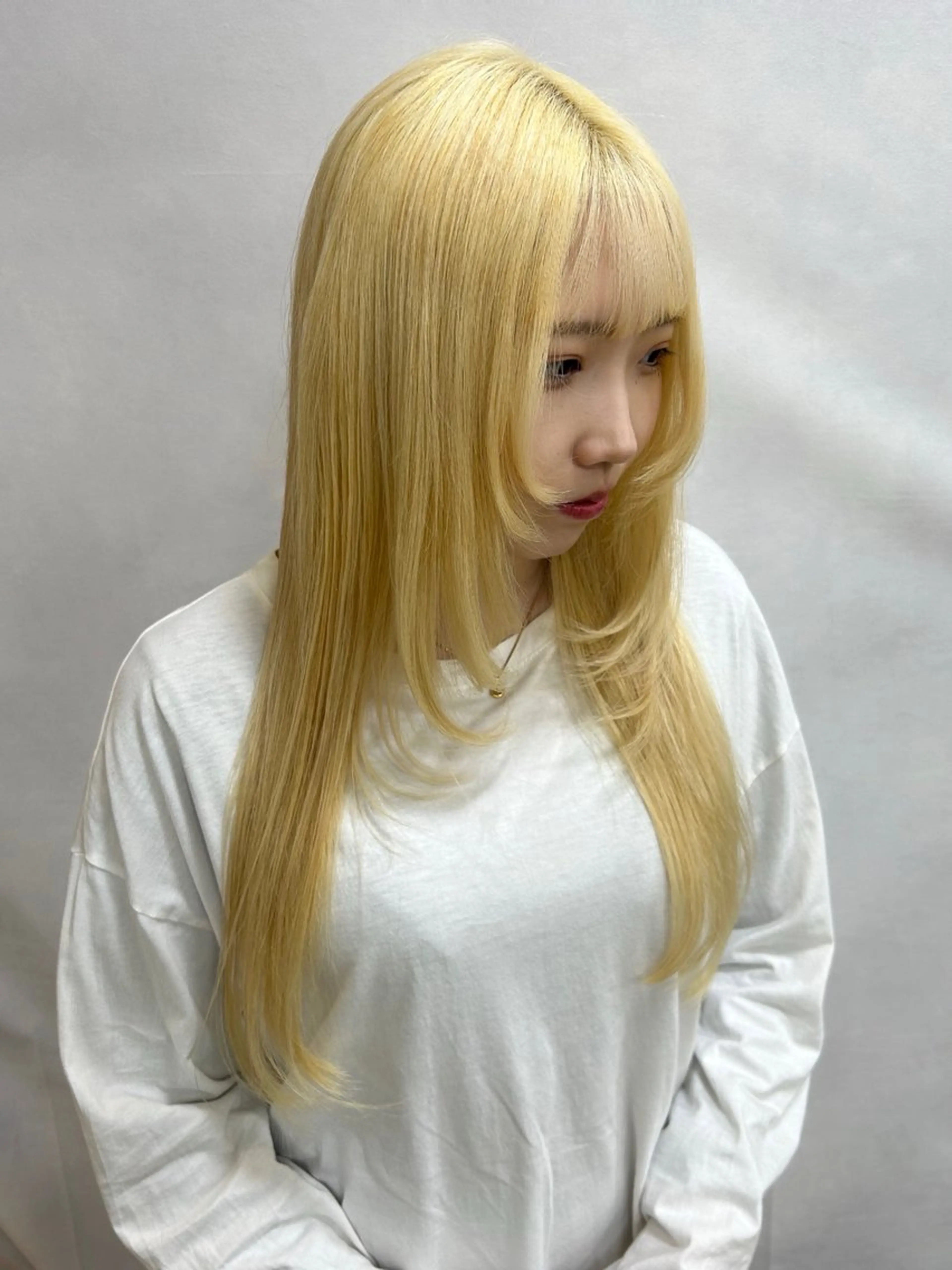 ロング カット ヘアカラー 水色/ペールカラー/ レイヤー💫mayuのヘアスタイル