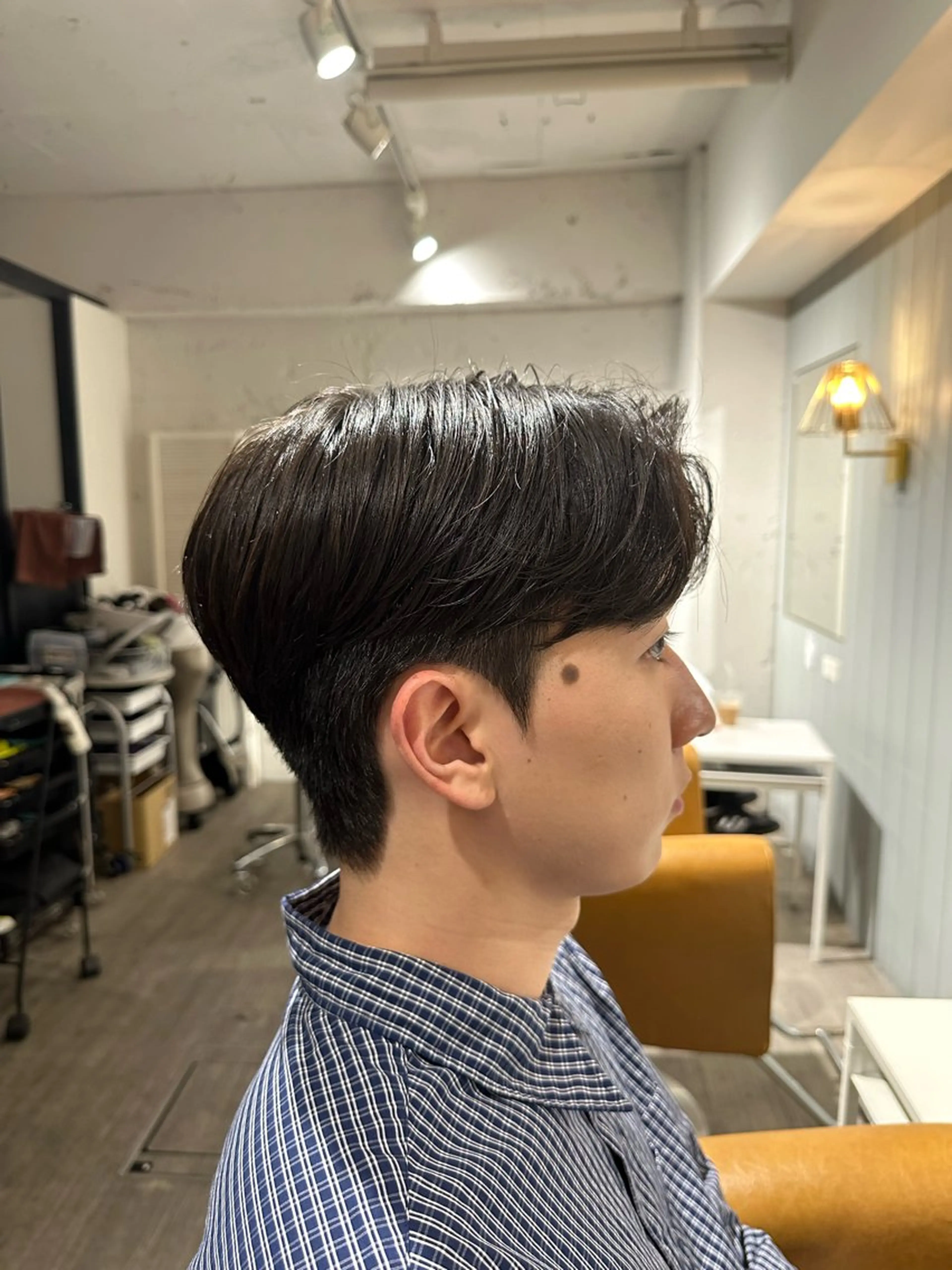 ショート メンズ センターパート ダウンパーマ/カルマ パーマ/大阪韓国ヘアのヘアスタイル