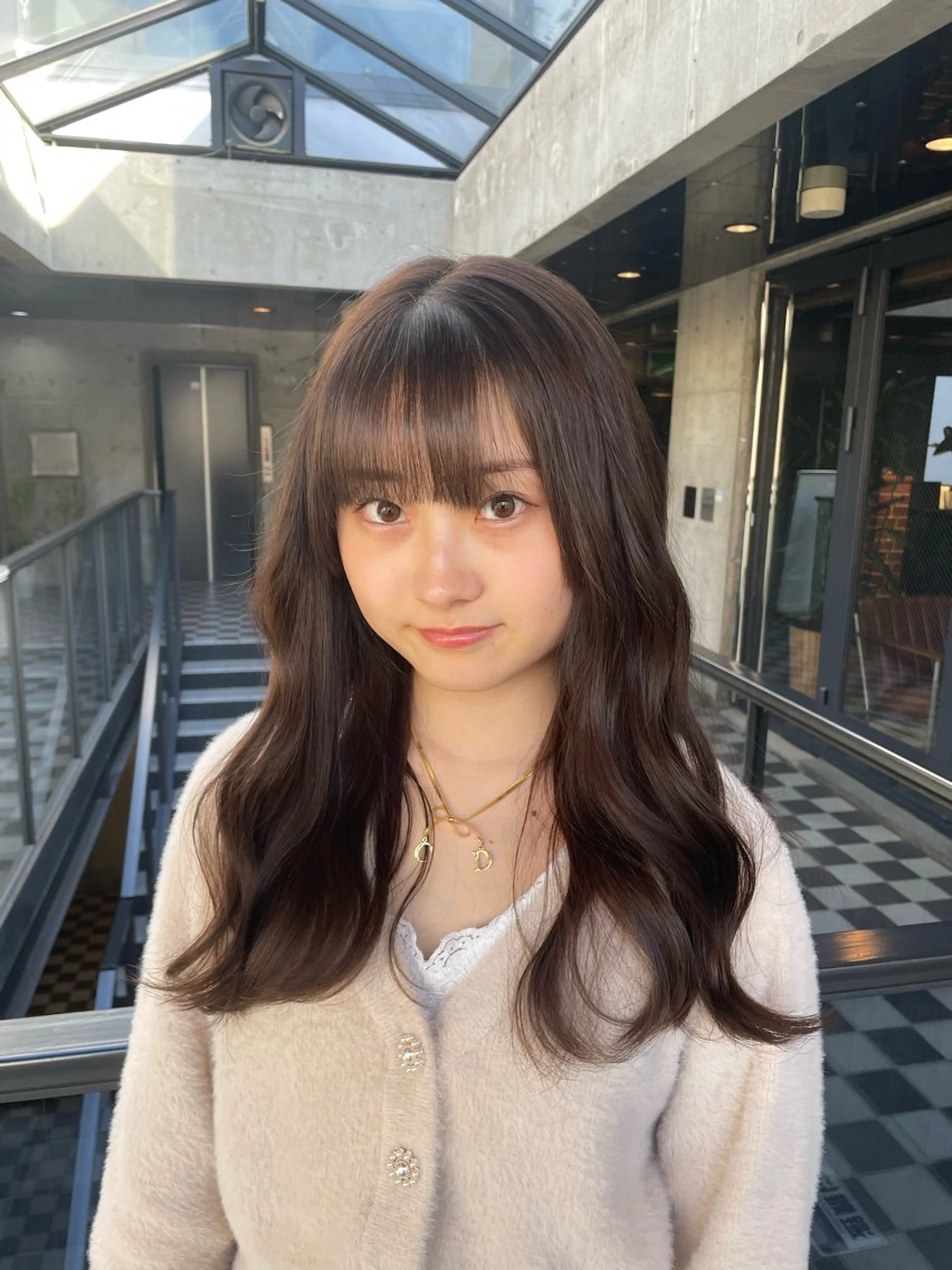 ロング ヘアカラー 🦋MAHO🦋 デザインカラーのヘアスタイル