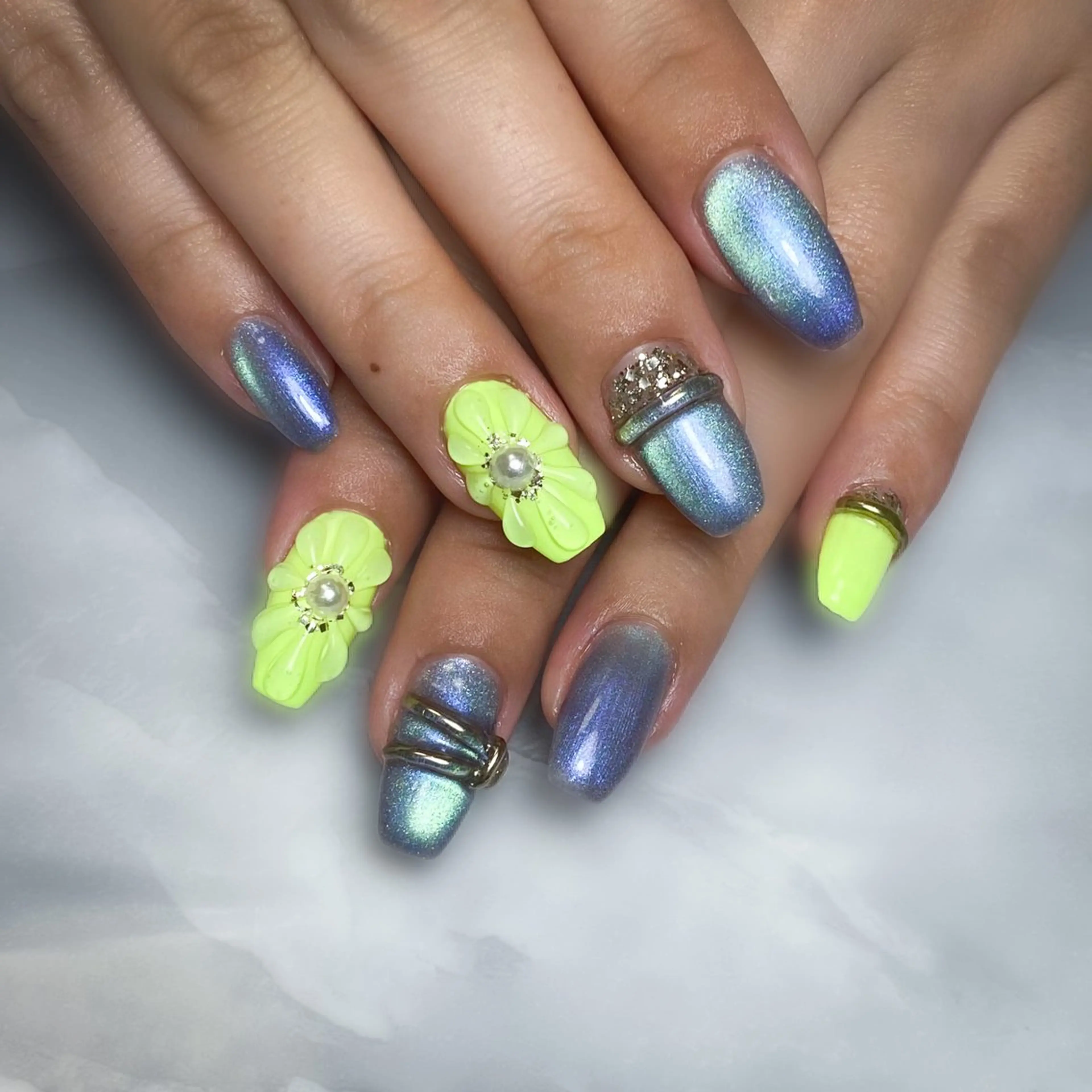 ネイル マグネットネイル ぷっくりネイル 春ネイル ハンドネイル &.nail/ ニュアンス/持込み可のネイルデザイン