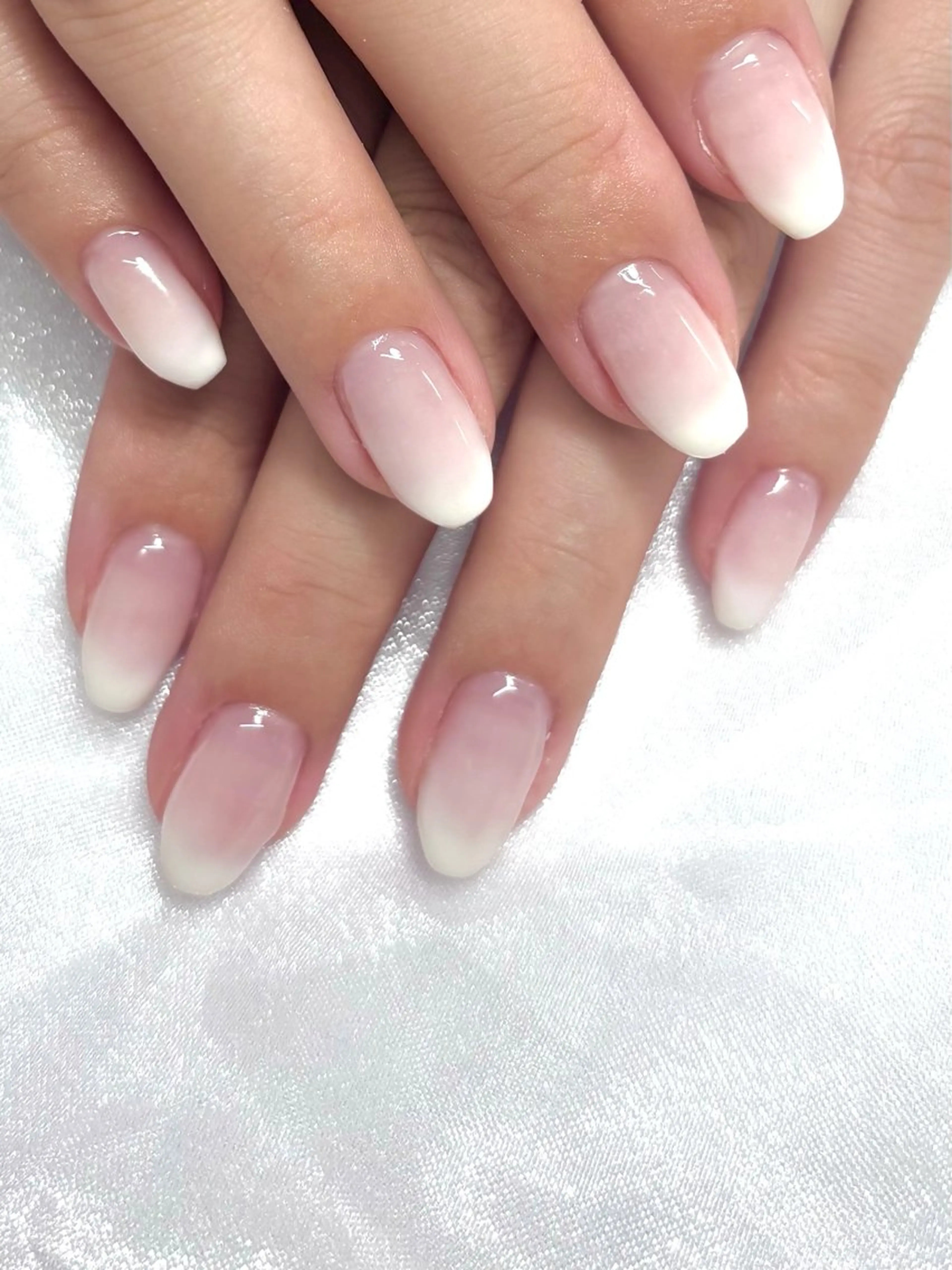 ネイル ホワイト nail  mor. ななみんのネイルデザイン