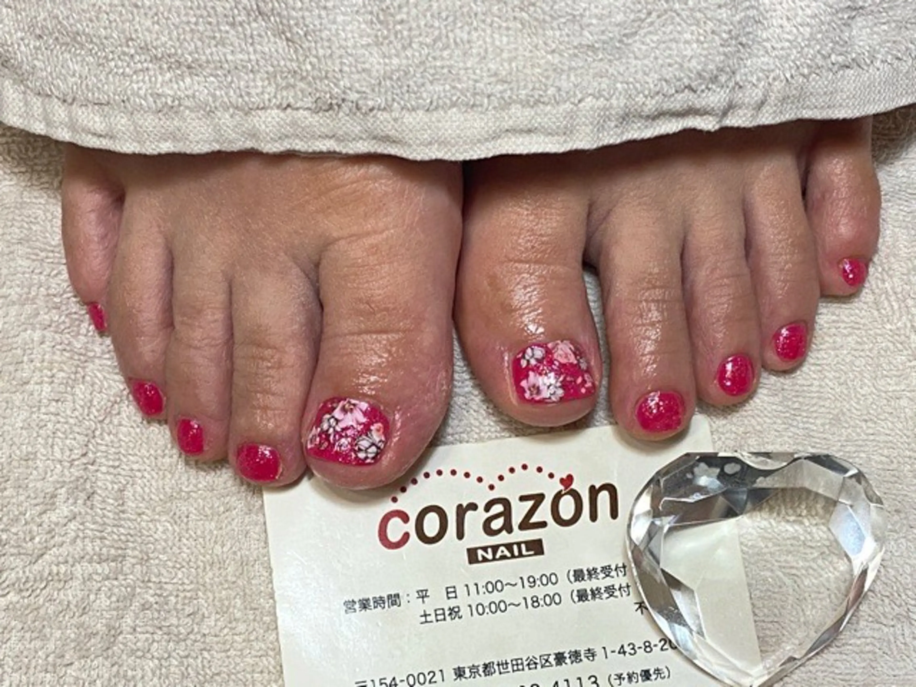 ネイル アートネイル フラワーネイル フットネイル ラメ(グリッター) ワンカラーネイル corazon所属・ネイリスト aicoのネイルデザイン