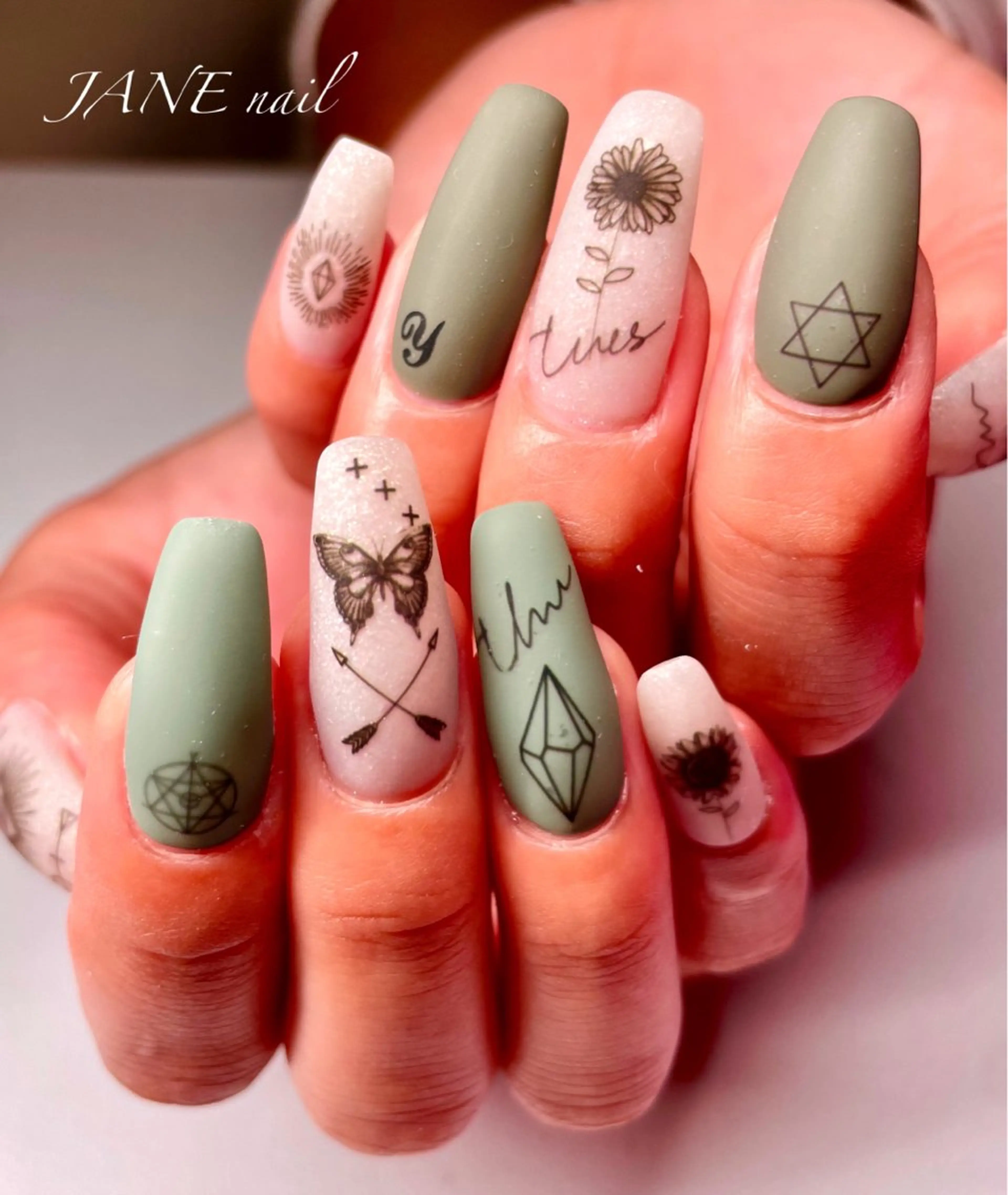 ネイル フレンチネイル グリーン ハロウィン マットネイル スクエアネイル ハンドネイル Nail Salon JANEのネイルデザイン