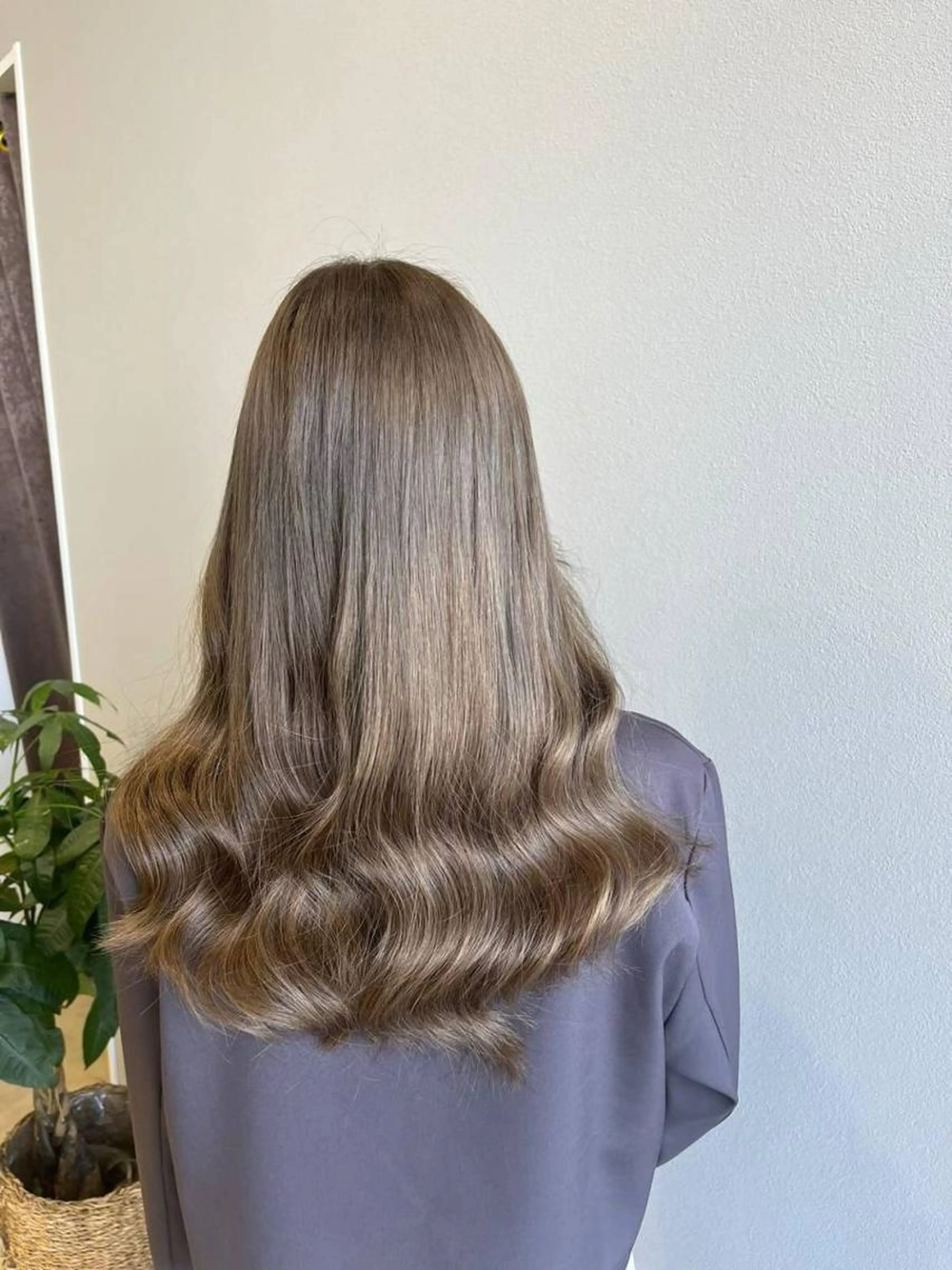 【セミロングの方にオススメ】100%レミーヘアシールエクステ(52cmへそ下)60枚19500円の写真