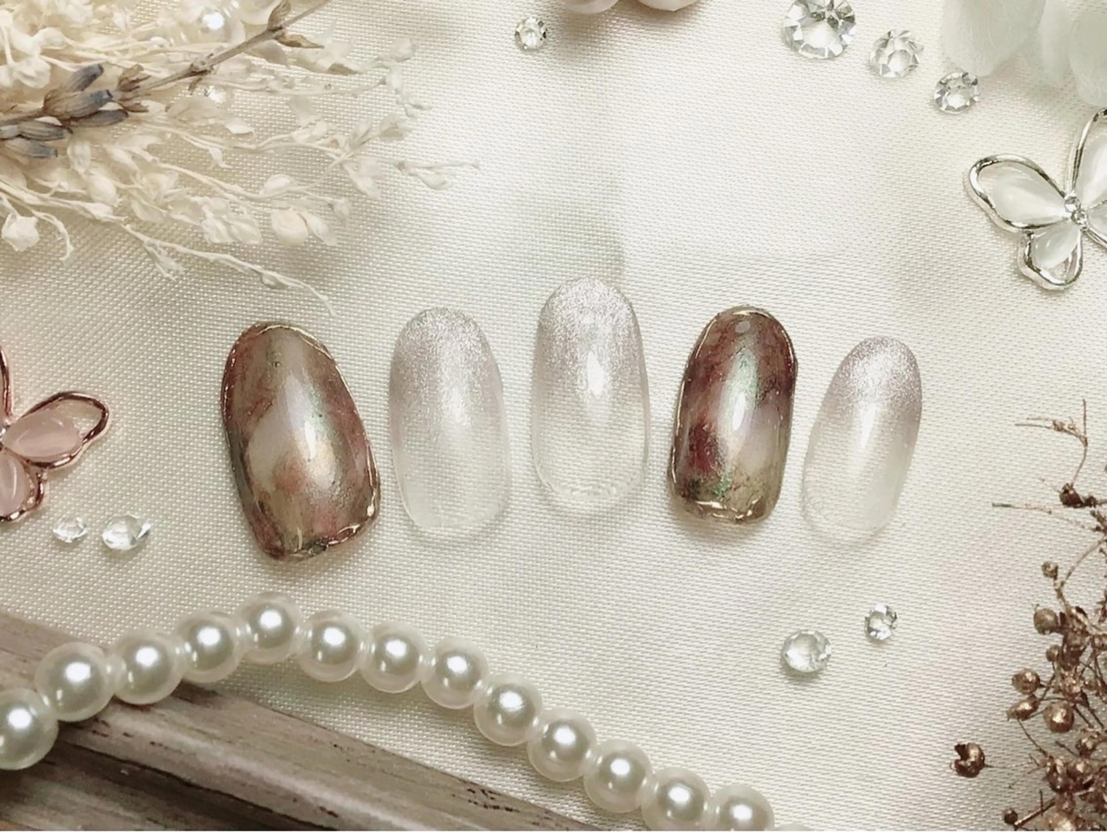 ミディアム ハンドネイル ネイルPetit Ribbonのネイルデザイン