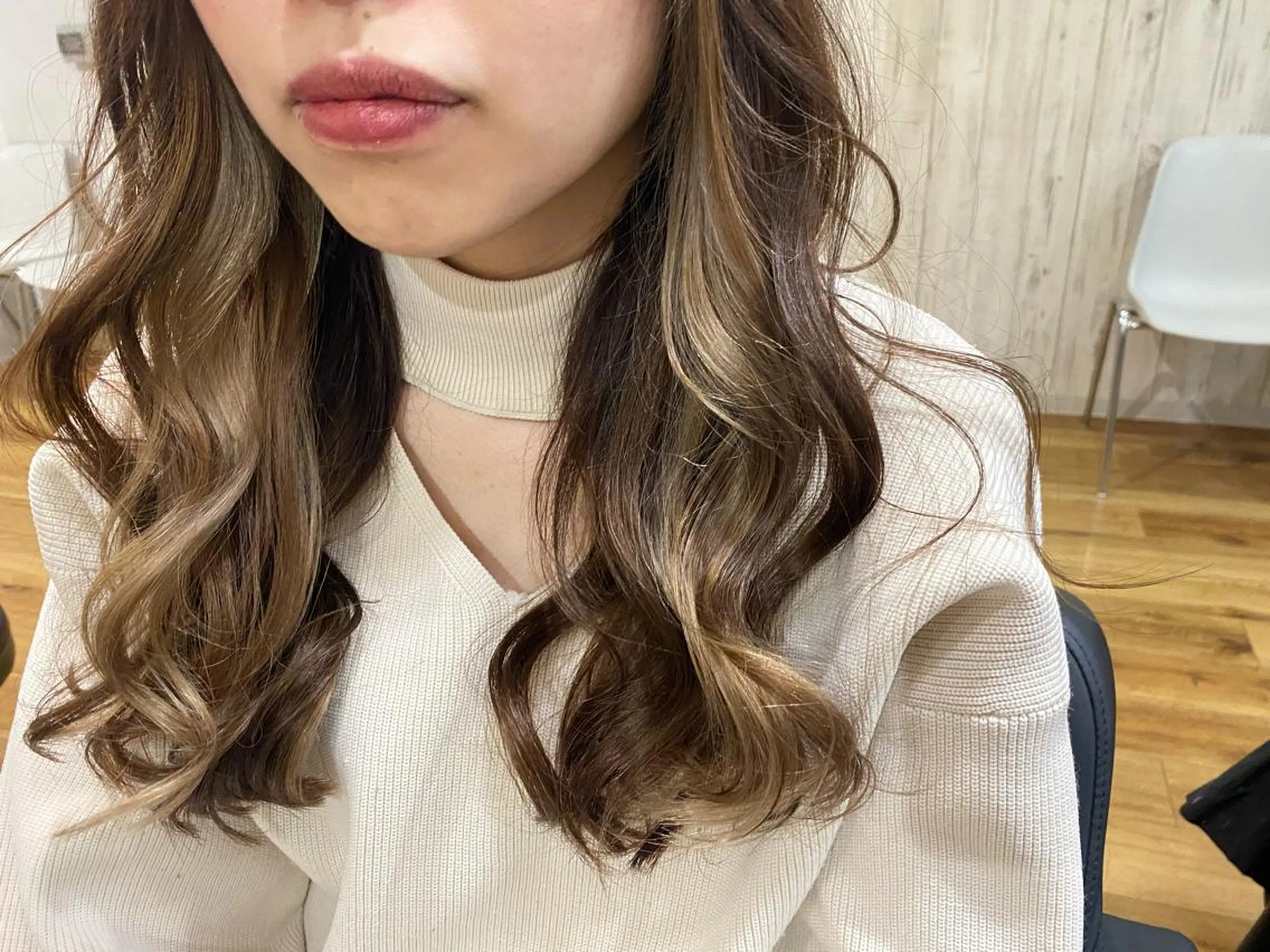 ロング カラー アッシュ 透明感カラー インナーカラー くびれヘア 外国人風カラー reverie【レヴリー】所属・夜20時から限定2組 reverieあきらのヘアスタイル
