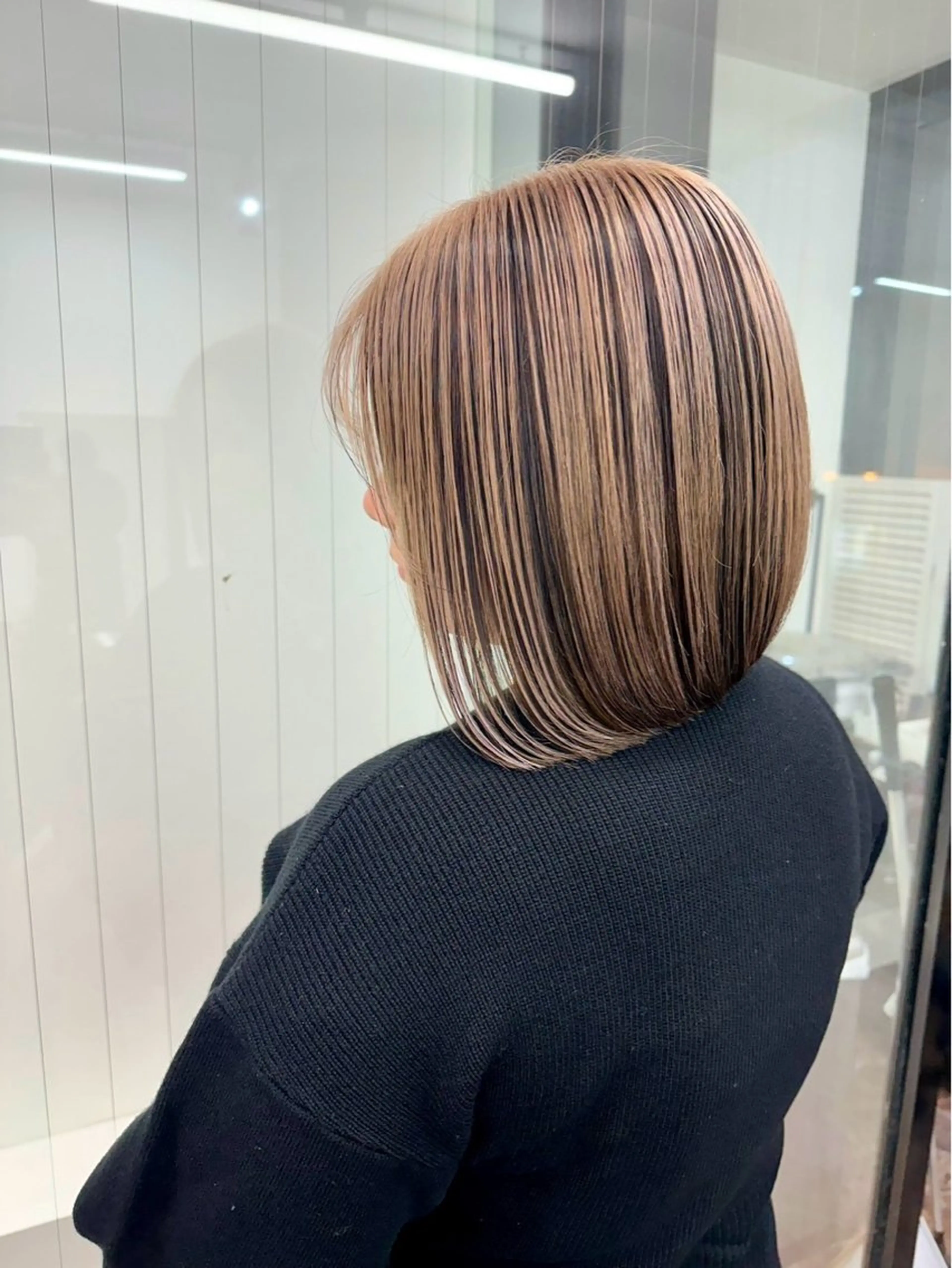 ショート ミストバング ハイライト 髪質改善 韓国風ヘア レイヤーカット 佐野 彩華のヘアスタイル