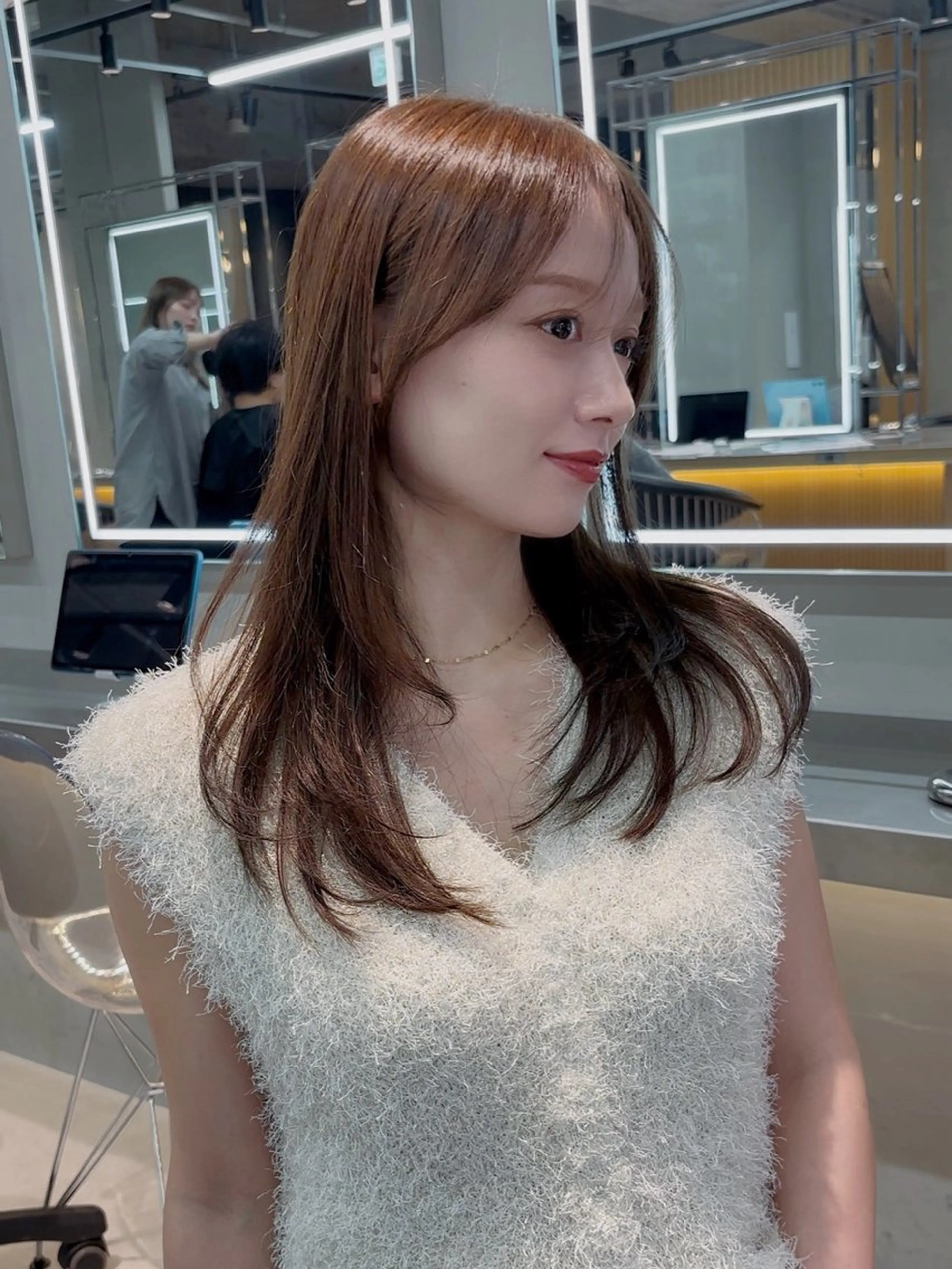 ミディアム カラー パーマ ベージュカラー レイヤーカット 縮毛矯正 【美髪矯正) 吉村　清志のヘアスタイル