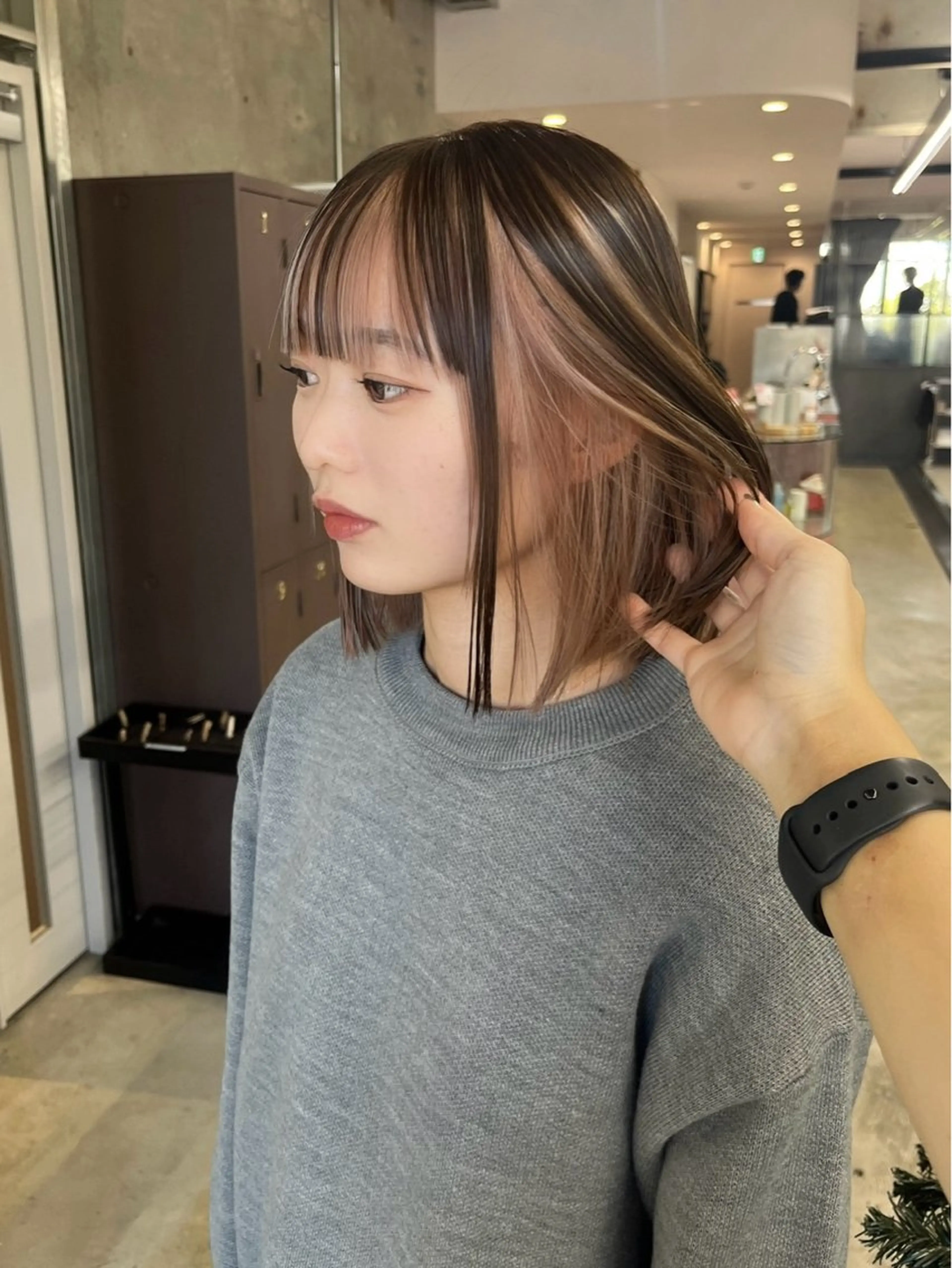 💫人気No.3💫〈 カット+全体カラー+イヤリングカラー〉の写真