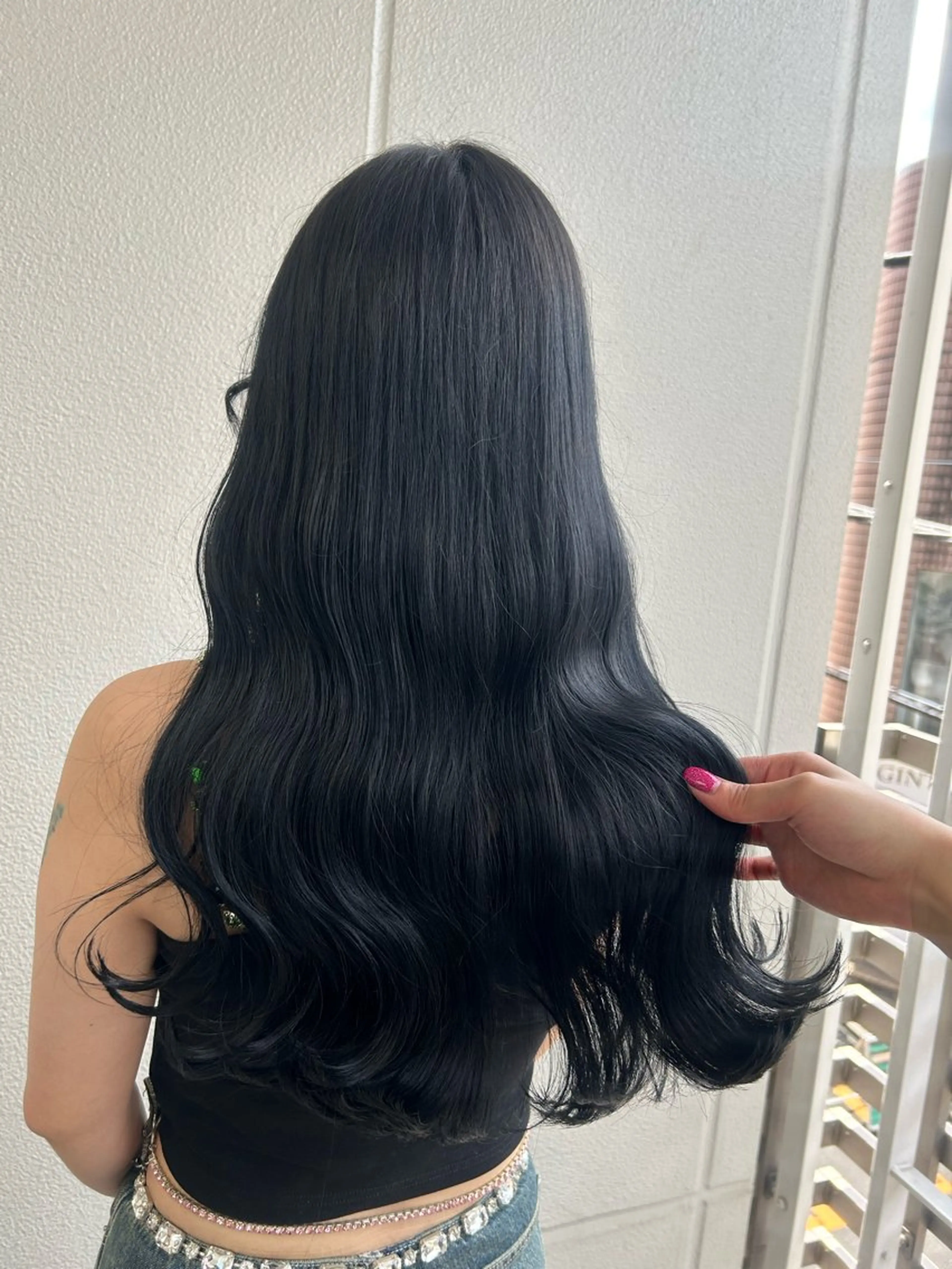 ロング カラー ヘアアレンジ 黒髪 ダークグレー グレーブラック 《暖色/韓国hair 》🇰🇷桑原ユキネのヘアスタイル