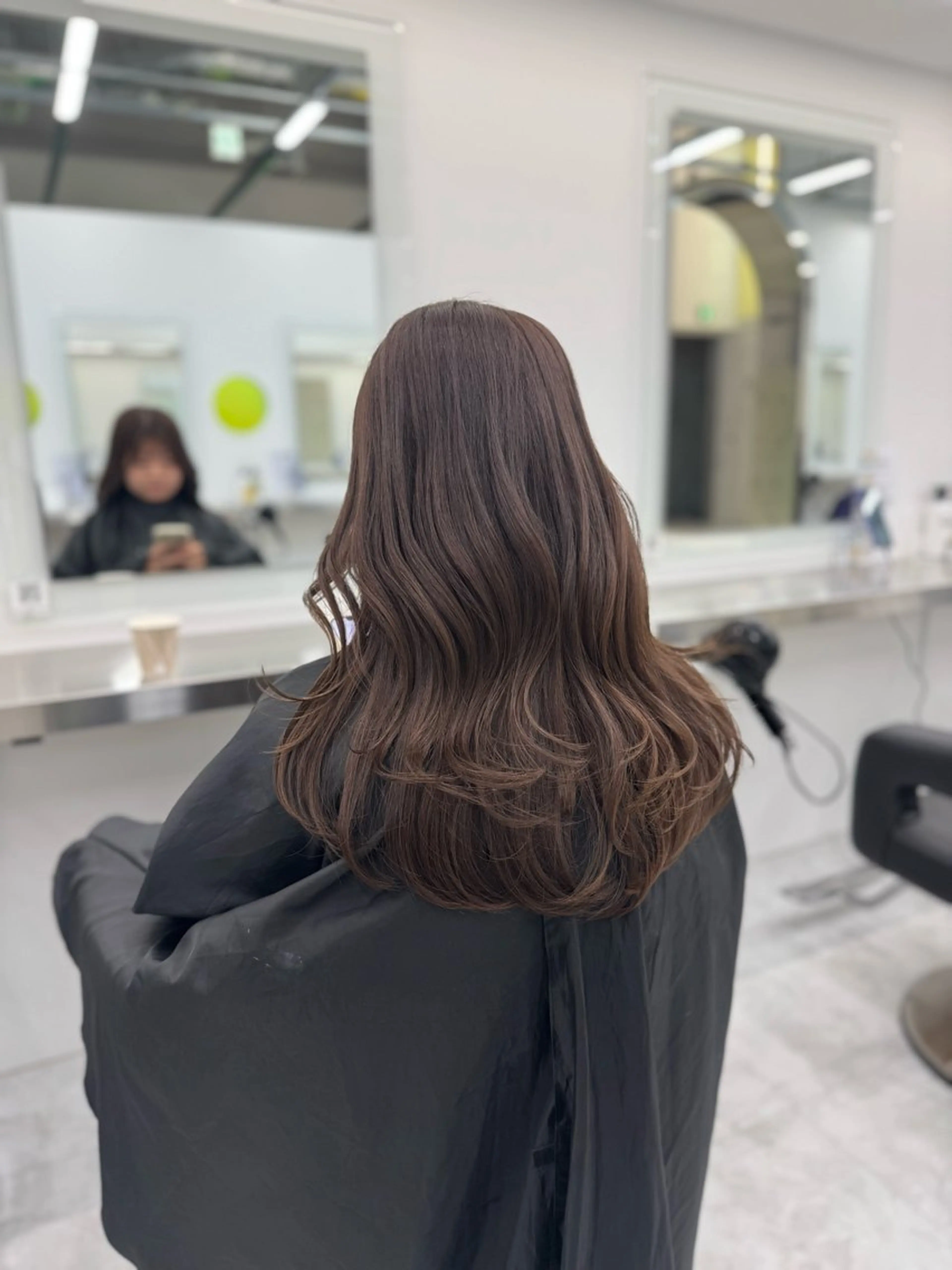 セミロング カラー ヘアカラー トリートメント ブリーチなし🤍透明 感カラー🤍しゅうじのヘアスタイル