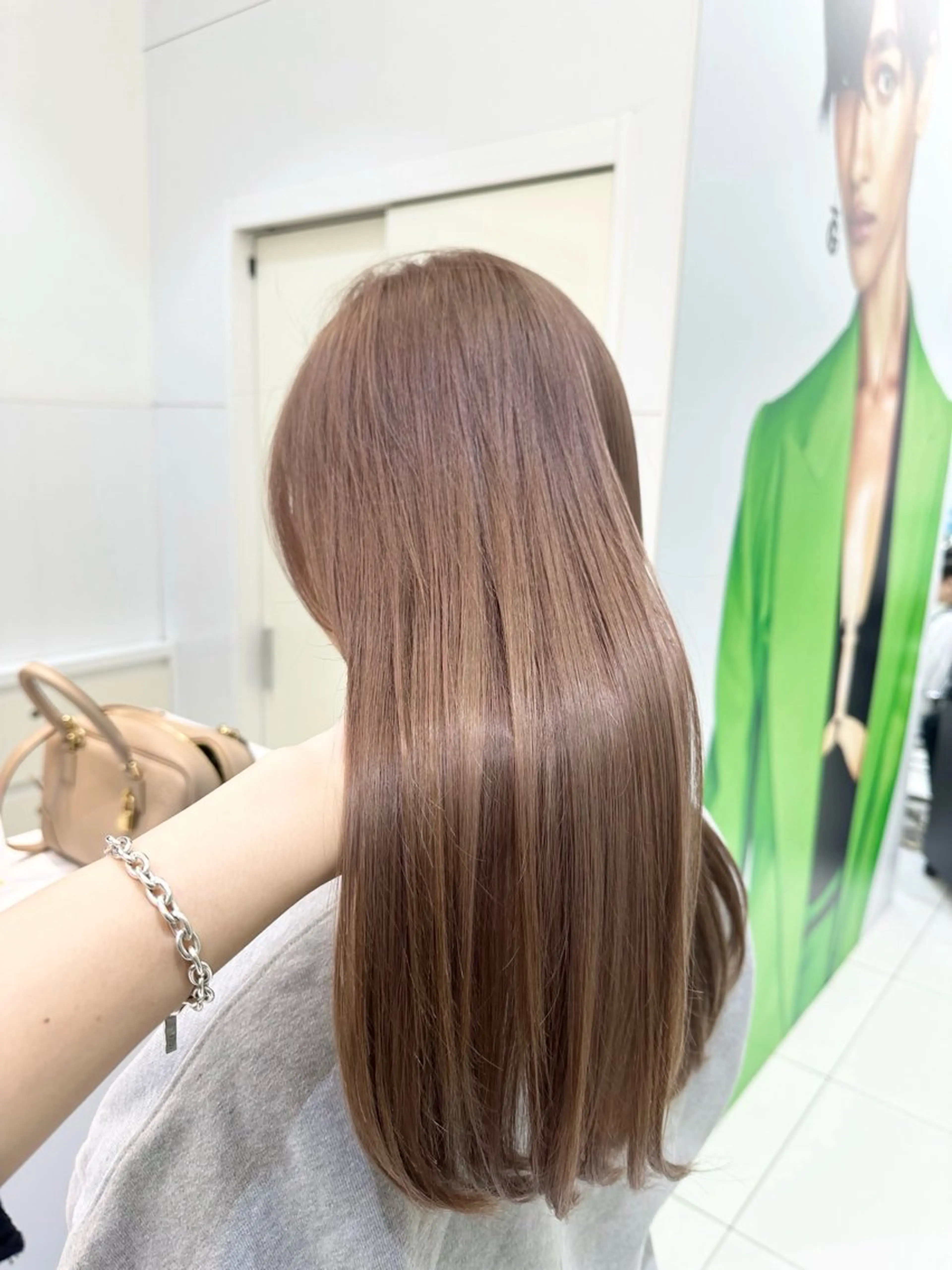 カラー ブリーチ 石毛 大翔のヘアスタイル