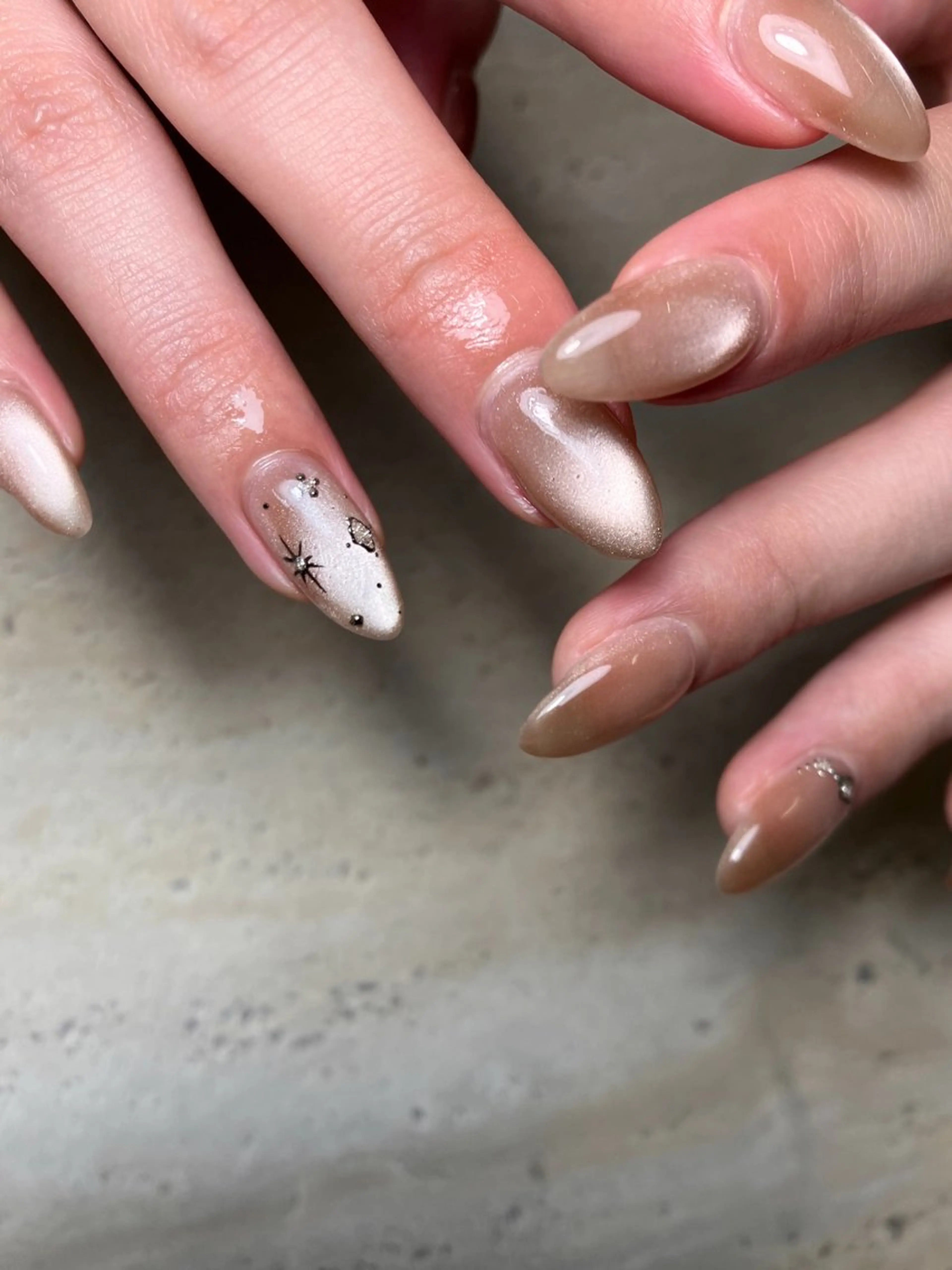 ネイル アートネイル マグネットネイル ミラーネイル ハンドネイル ハンドケア PEACE minariのネイルデザイン