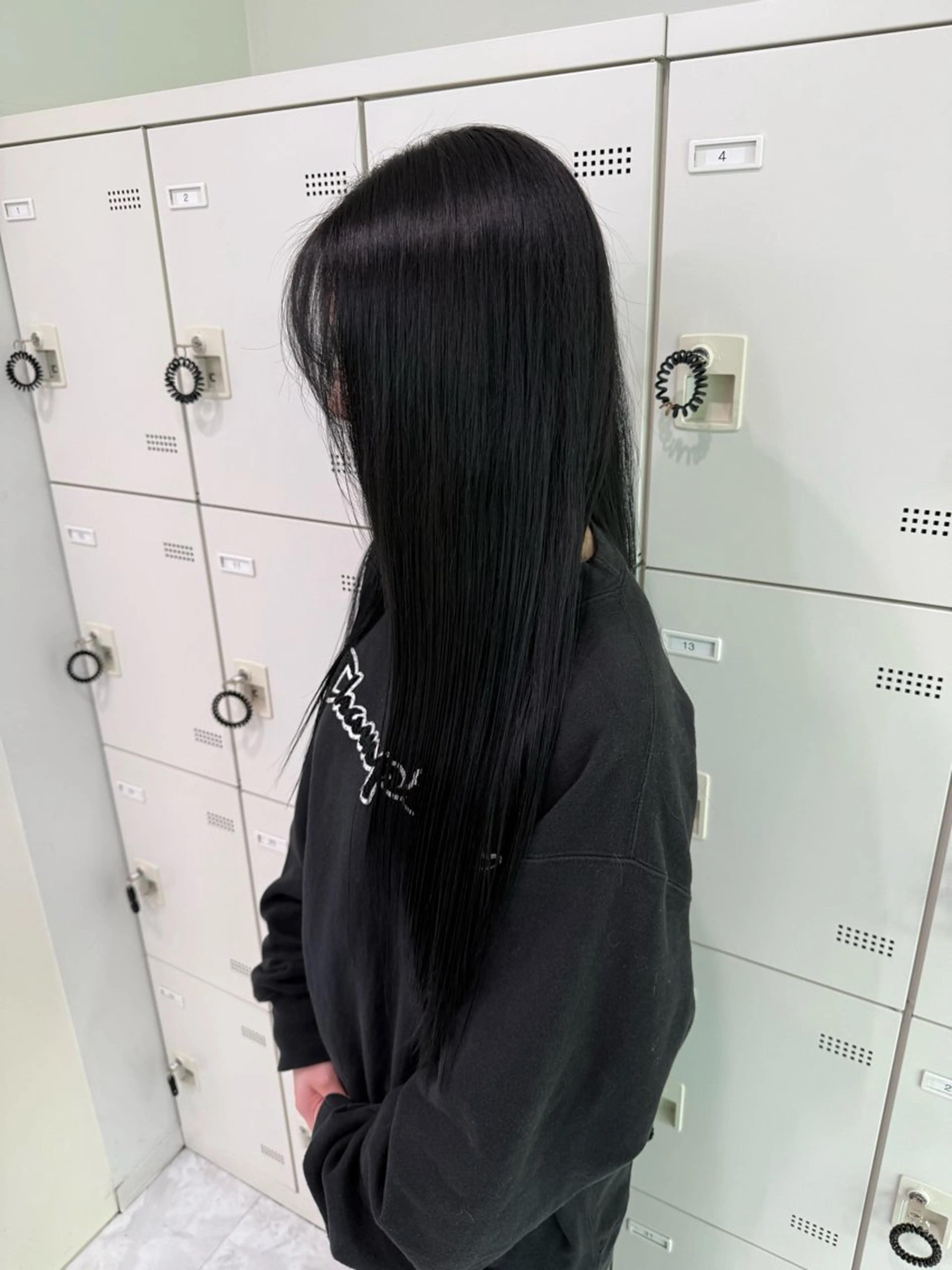 ロング カラー ヘアカラー トリートメント 韓国風暗髪🐈‍⬛ 🩶KOUMIのヘアスタイル