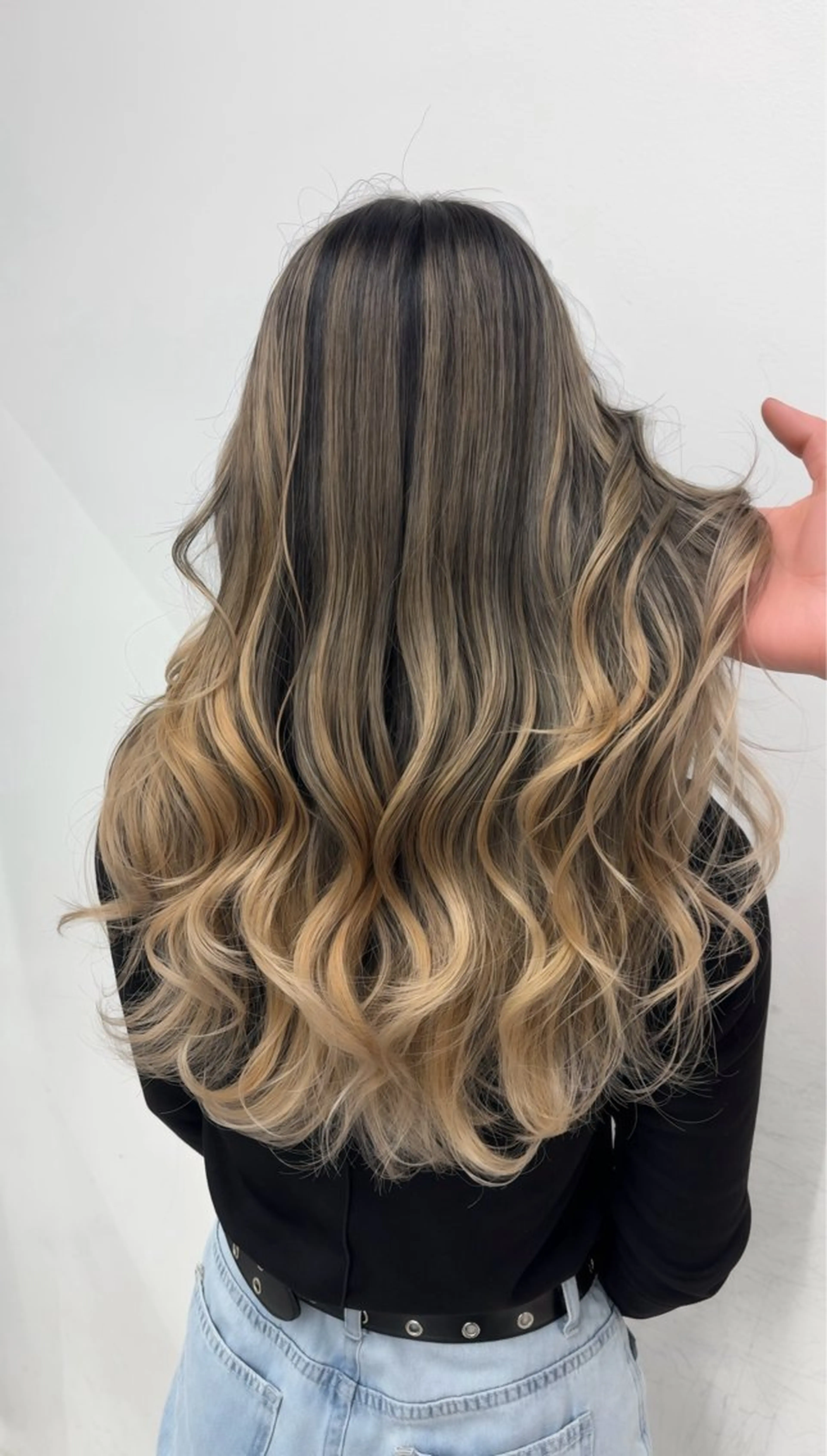 ロング カラー バレイヤージュ レイヤーカット カット ヘアカラー トリートメント ヘアセット Rikuto/原宿 /バレイヤージュのヘアスタイル