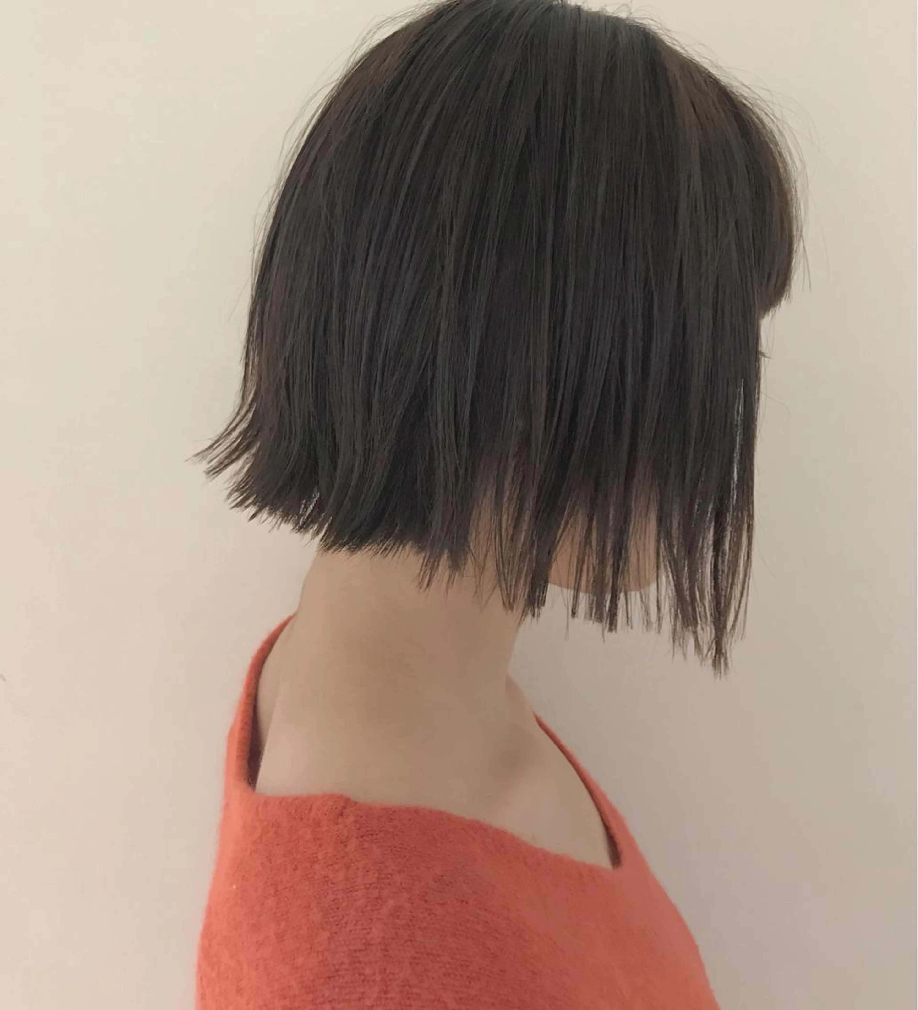 ショート カラー ダークグレー ローズカラー 外ハネヘア ヘアカラー ✂︎マンツーマン施術 ａｙｅ✂︎のヘアスタイル