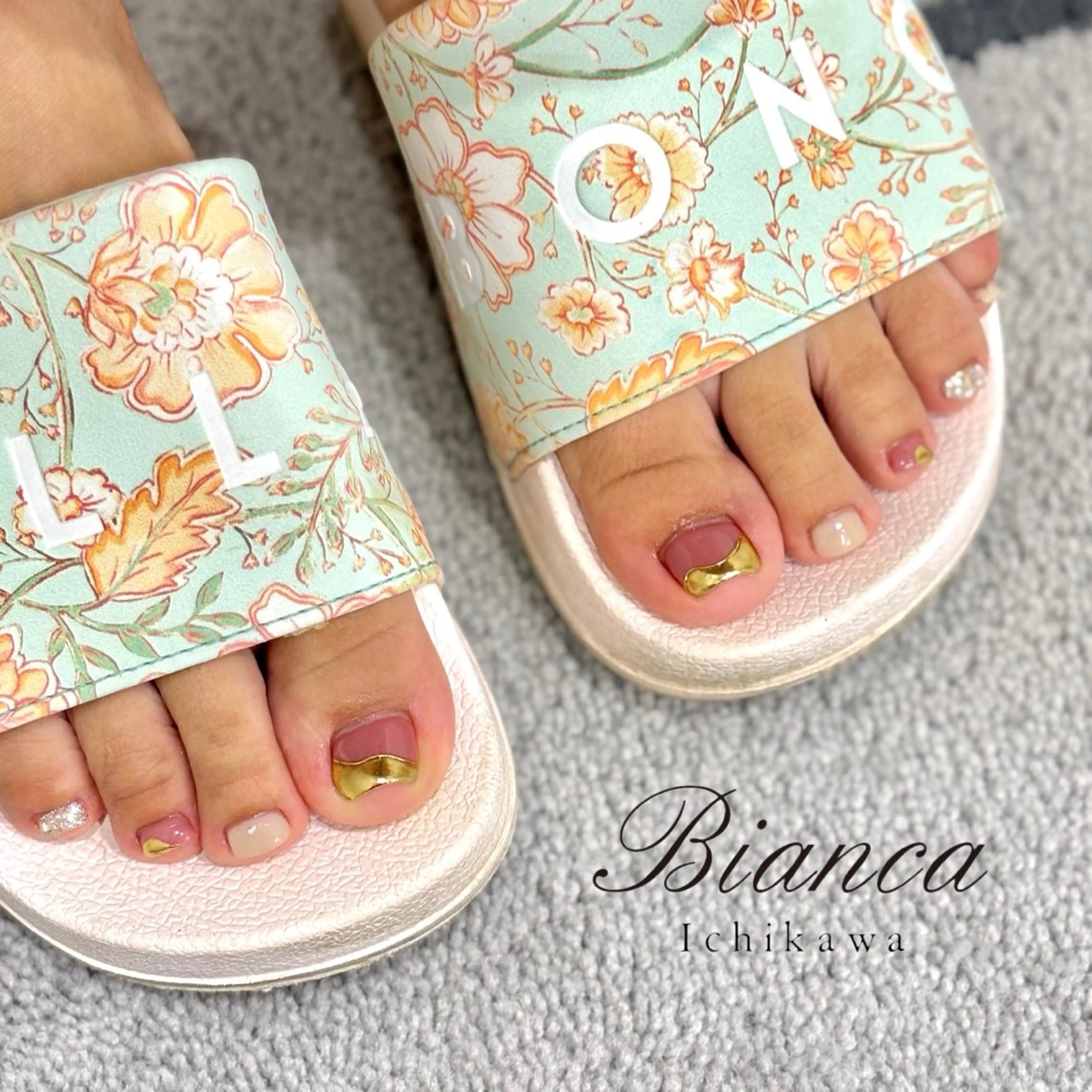 ネイル フットネイル 🕊️Bianca 児玉🕊️のネイルデザイン