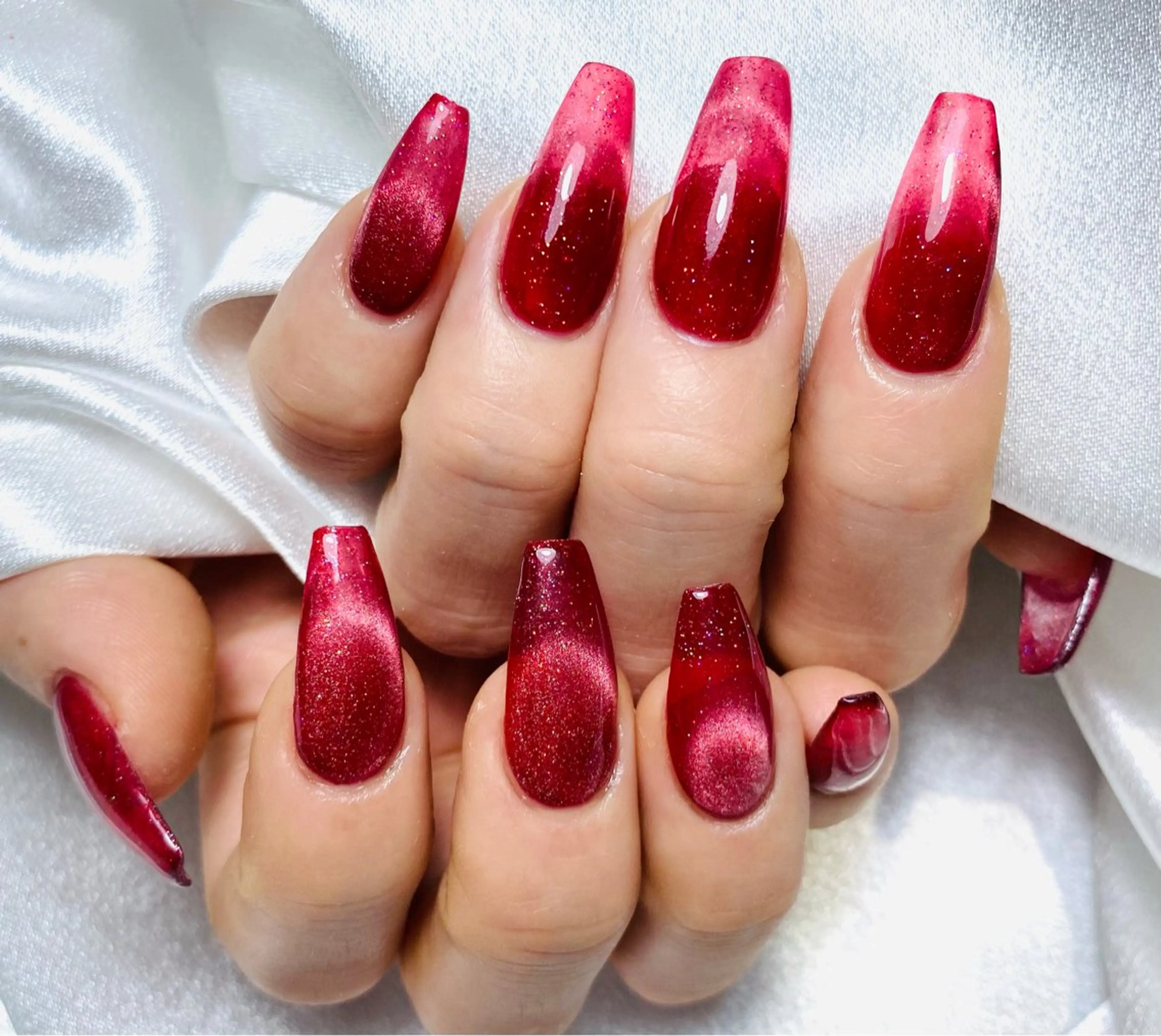 ネイル ブルー チークネイル フレンチネイル ハート ホログラムネイル ハンドネイル 美爪パラジェル導入店 Sunnilyのネイルデザイン