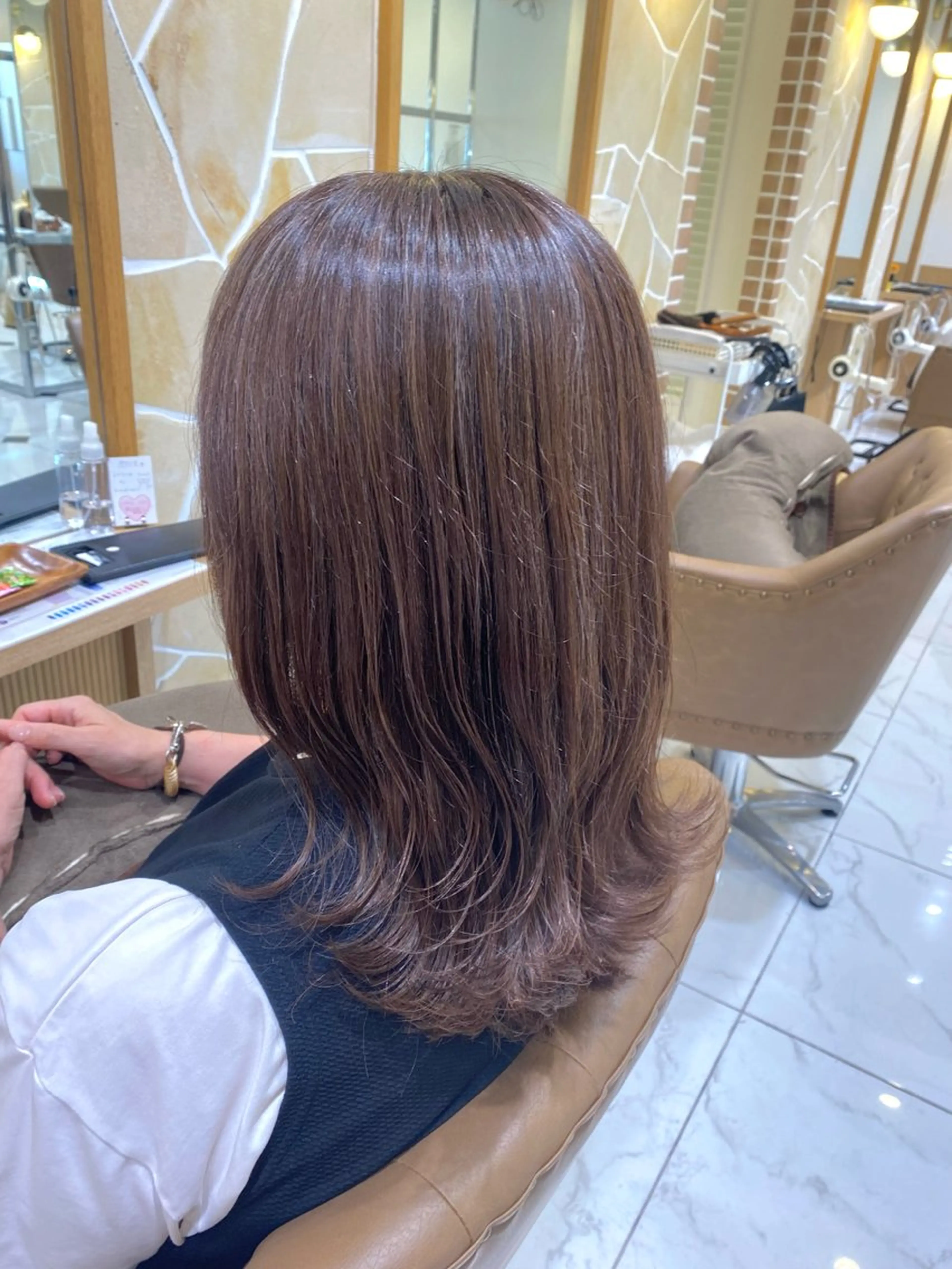 セミロング カラー 透明感カラー グレージュ カット ヘアカラー トリートメント 坂井 茅聖のヘアスタイル
