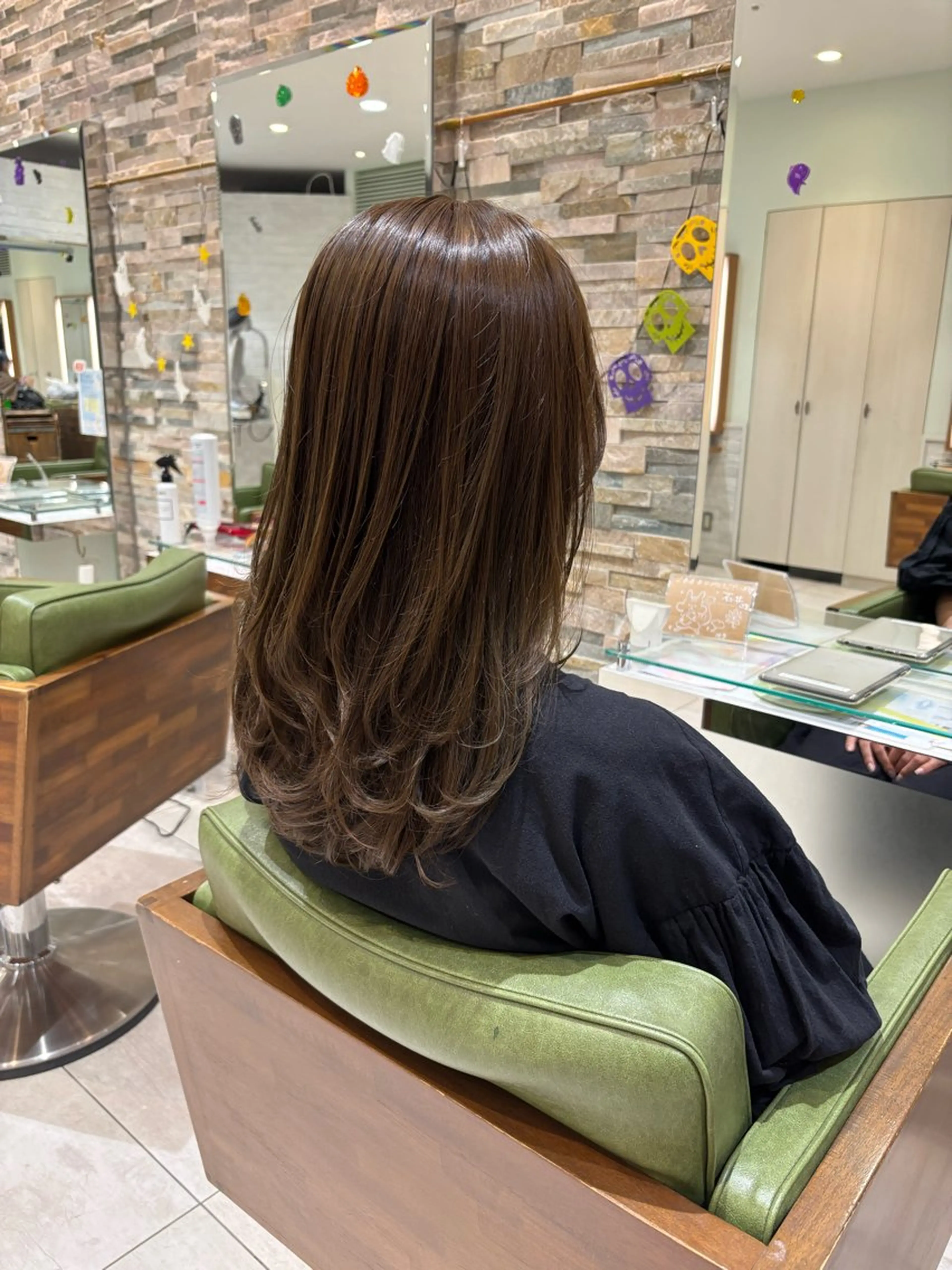 ミディアム カット ヘアカラー トリートメント 石渡このみ 🍊レイヤーカットのヘアスタイル