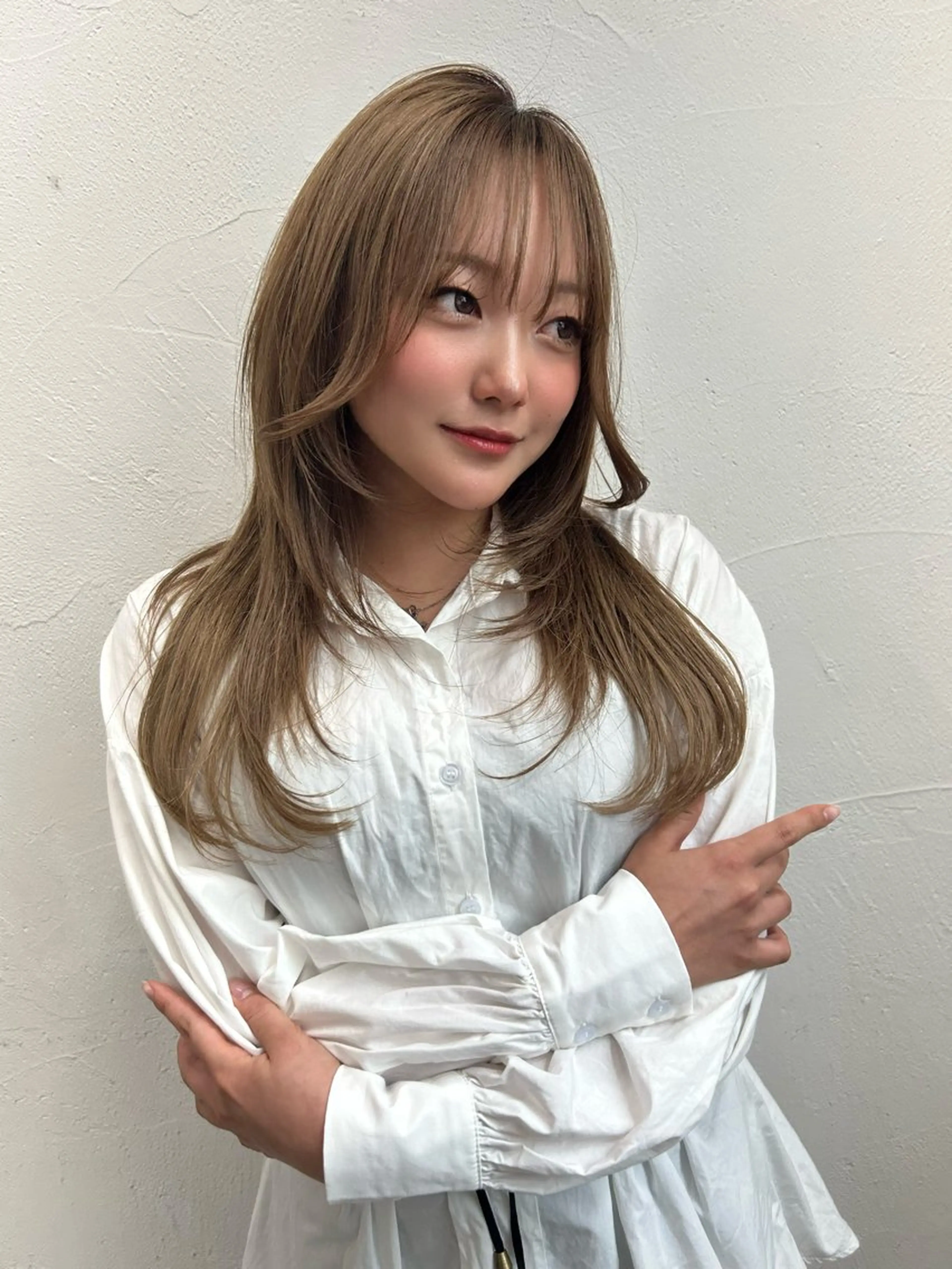 セミロング カラー ブリーチ ダブルカラー ブリーチなしカラー トリートメント RYOSUKE ハイトーンのヘアスタイル