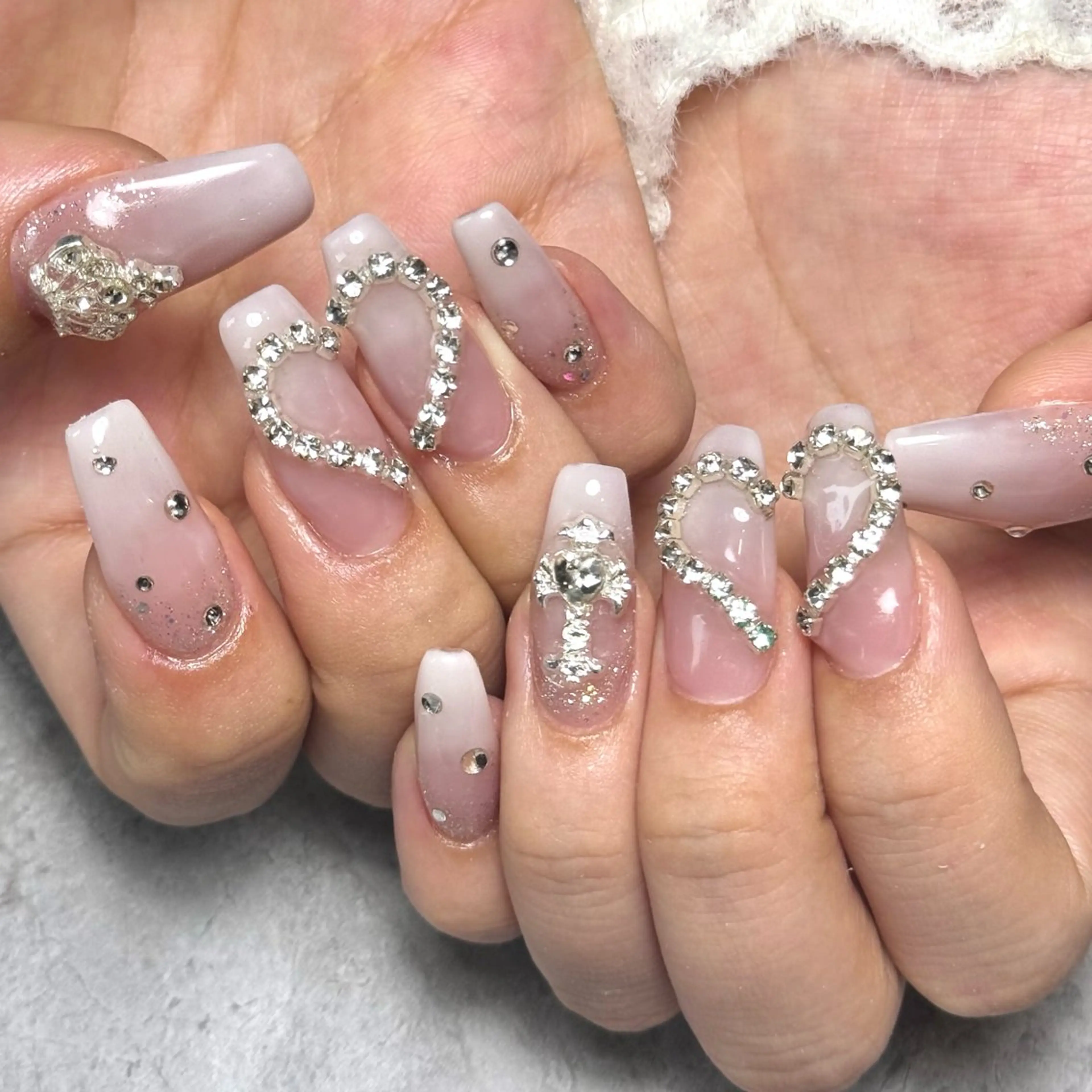 ネイル ハート キラキラネイル ワンホンネイル ハンドネイル Nail Salon Lillion【リリオン】所属・lillion karenのネイルデザイン