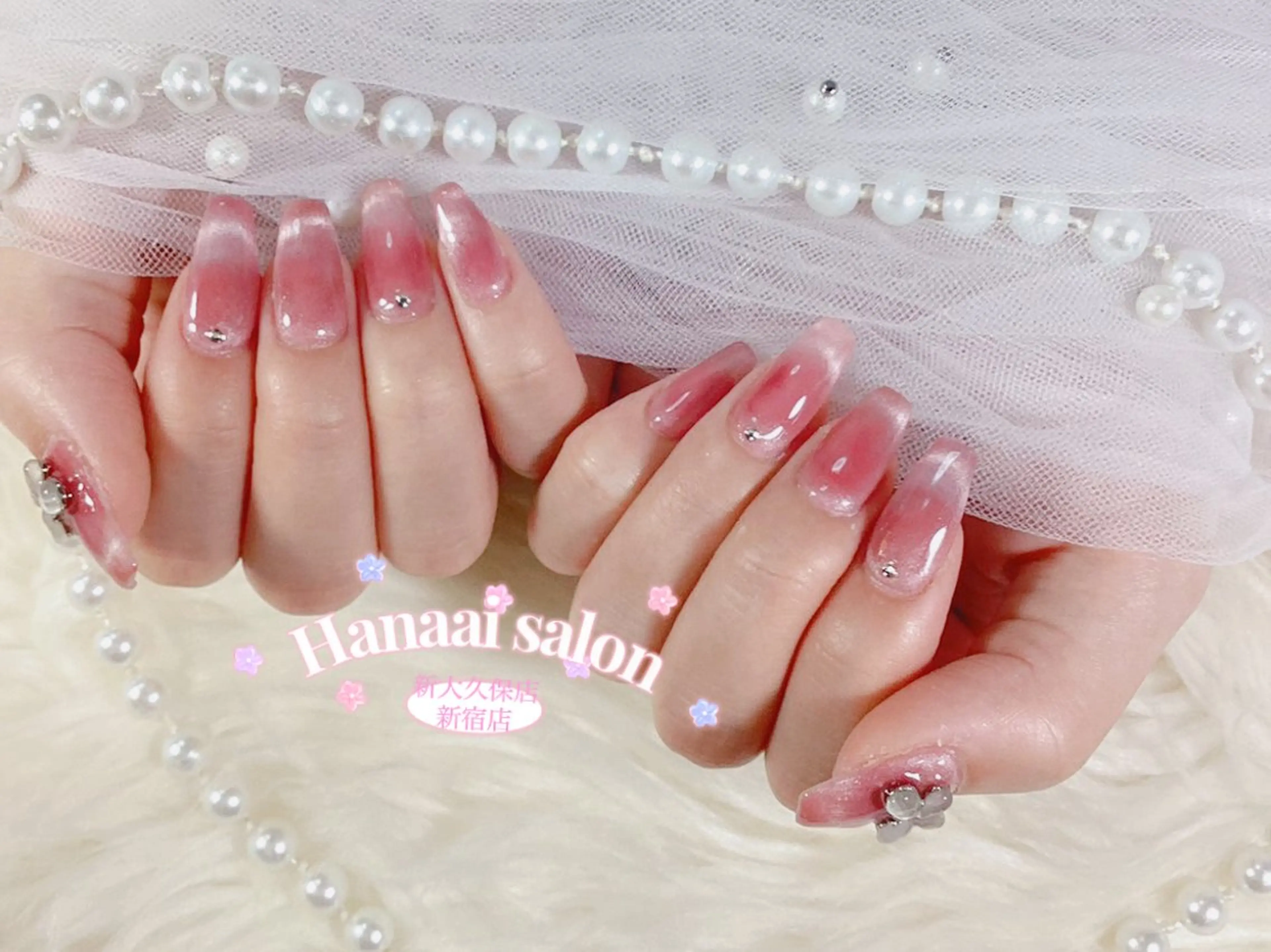 ミディアム ハンドネイル Hanaai Salon新宿店のネイルデザイン