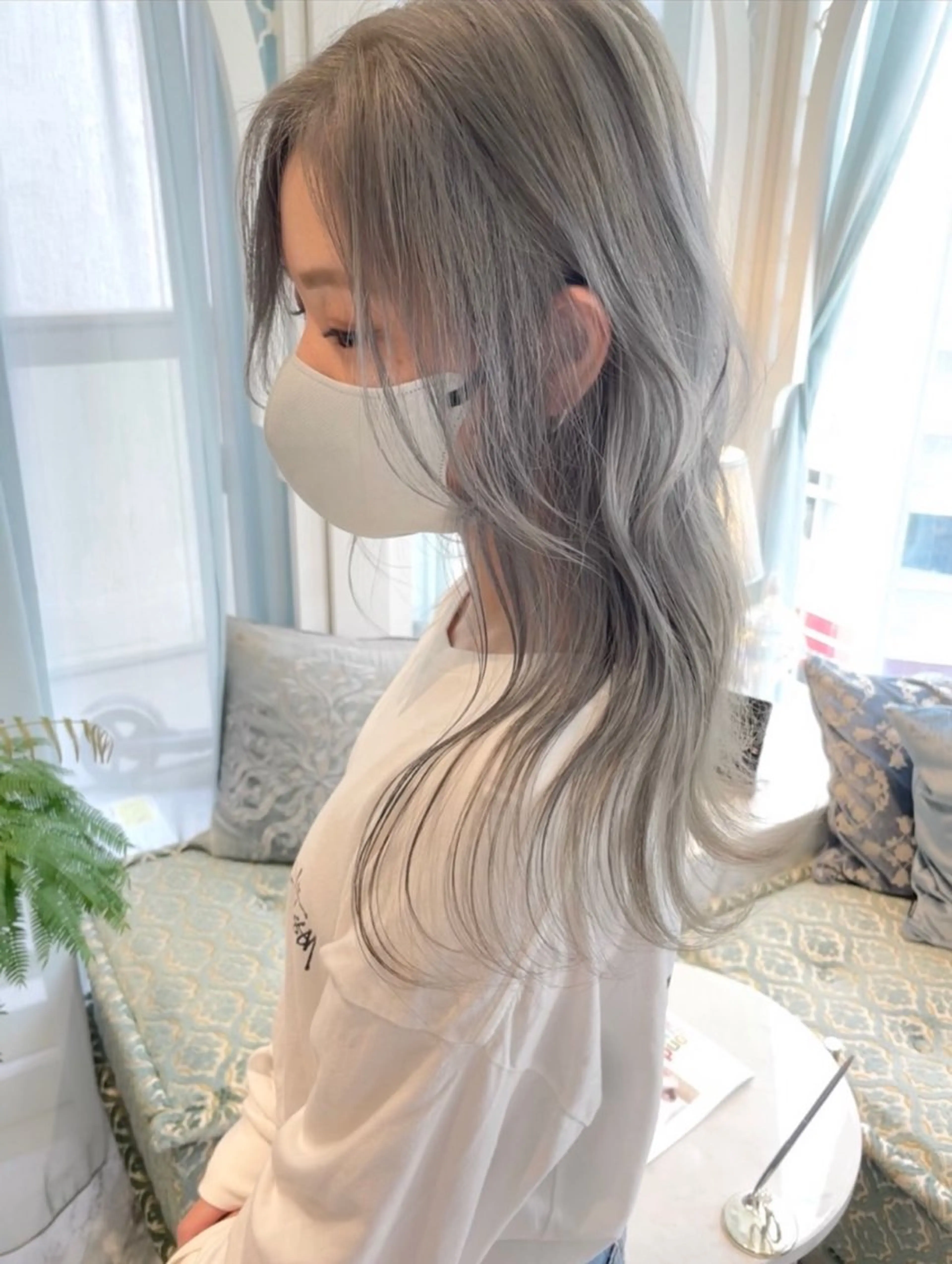 カラー the Help所属・朝斗/ブリーチなし ・Wカラー・エクステのヘアスタイル