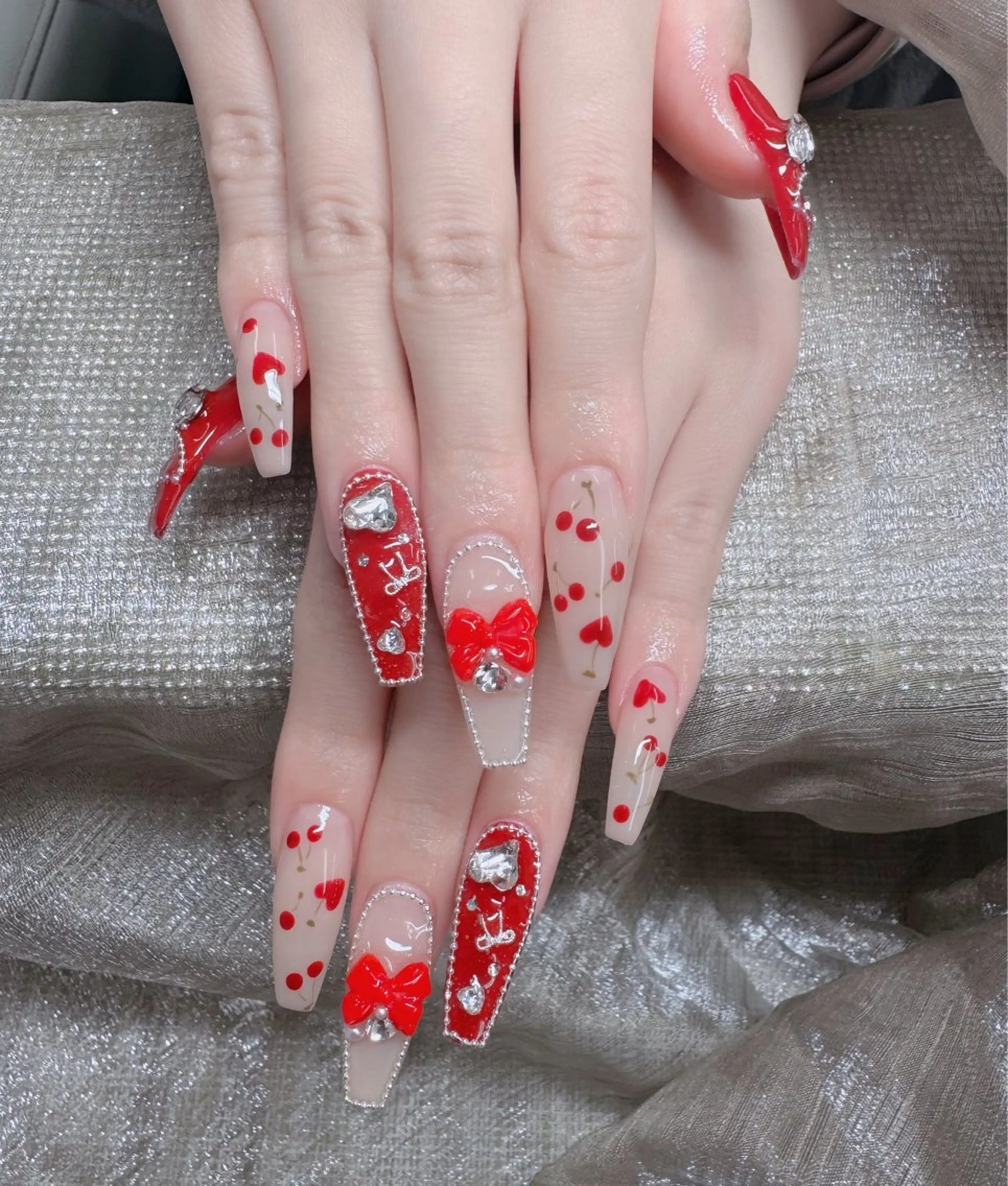 ネイル フレンチネイル ジェルネイル ガラスフレンチ ハロウィン ハート ハンドネイル H.baby Nail Salonのネイルデザイン