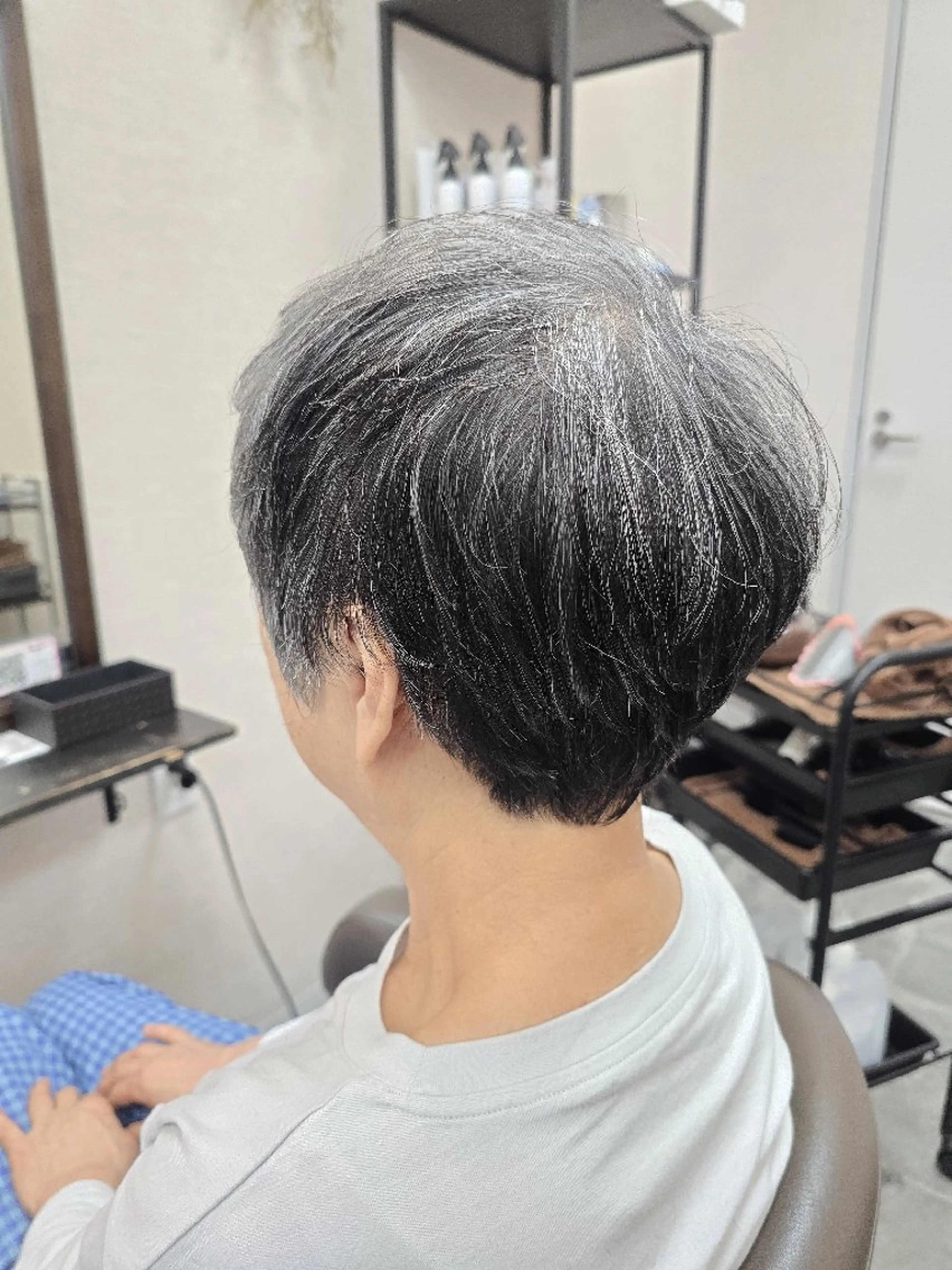 ショート ハイライト 髪質改善 レイヤーカット ショートヘア トリートメント カット ヘアセット 石川 ジェウンのヘアスタイル