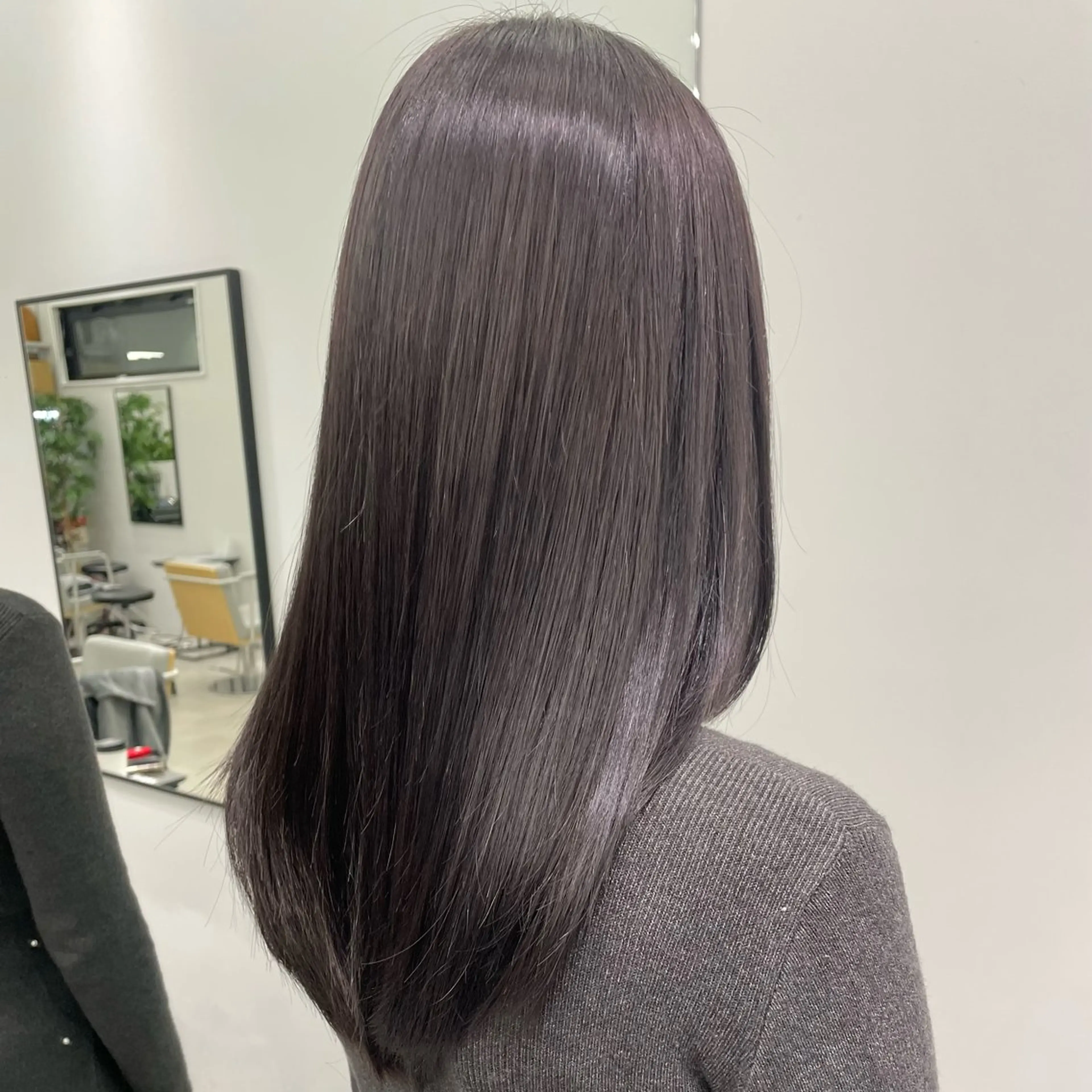 セミロング カラー グレージュ ラベンダーカラー ラベンダーグレージュ ラベンダーグレー トリートメント joule 藤原沙綾のヘアスタイル