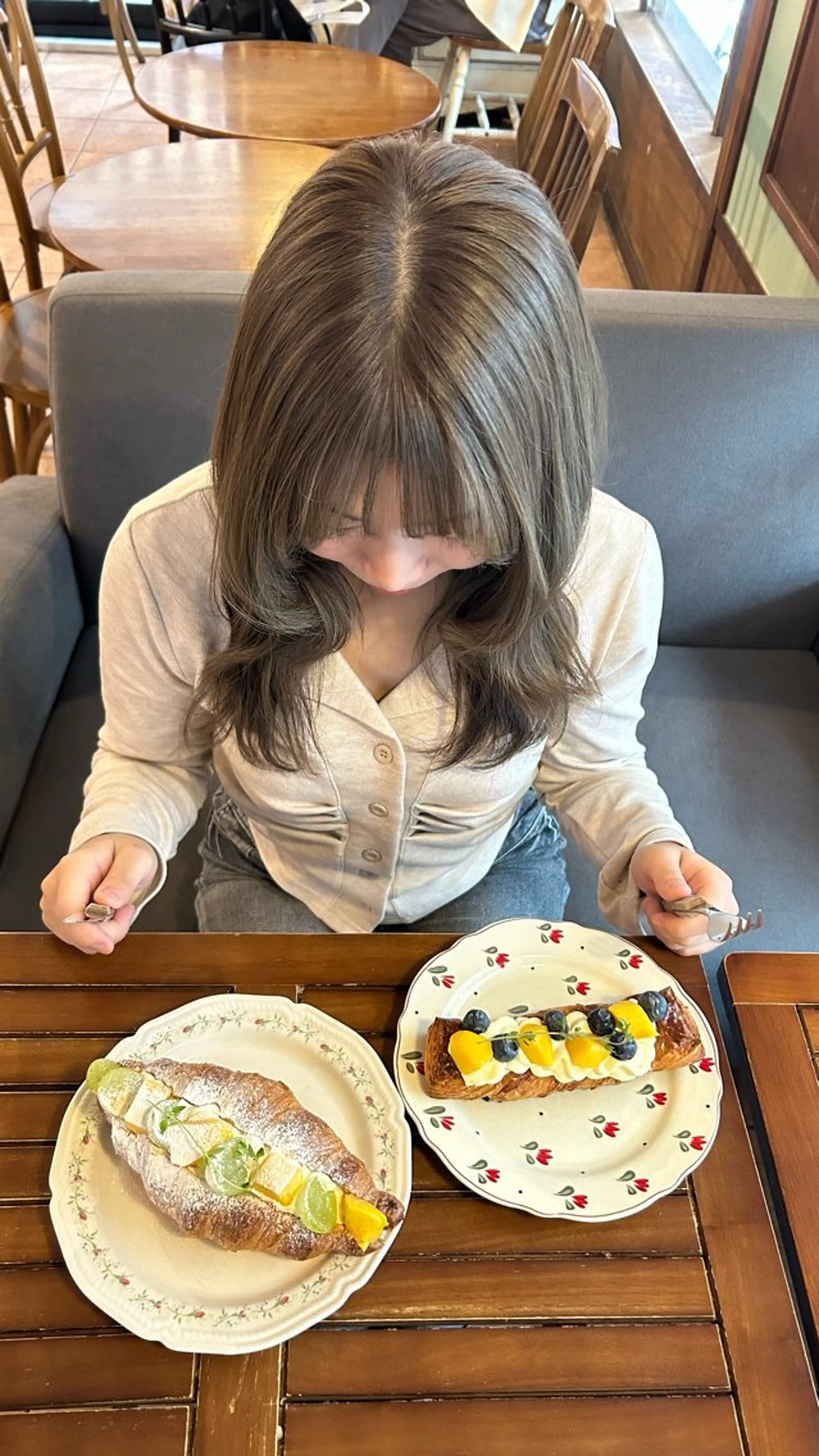 セミロング カット ヘアカラー トリートメント Lomalia Yuuka/42🩵のヘアスタイル