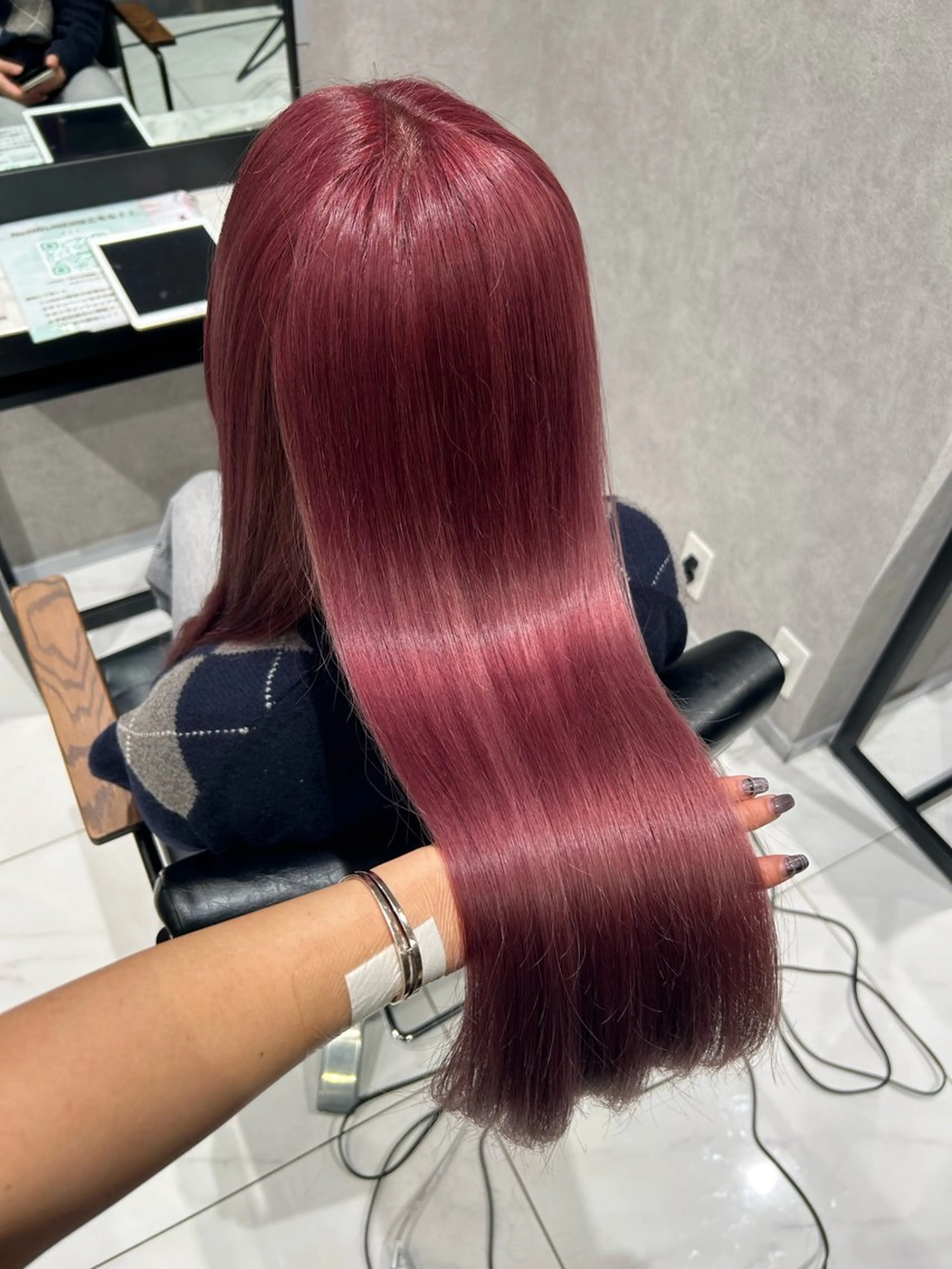 ロング カラー ピンクカラー ヘアカラー 透明感カラー🩵 束感まつげ🪼海月のマツエク・マツパデザイン