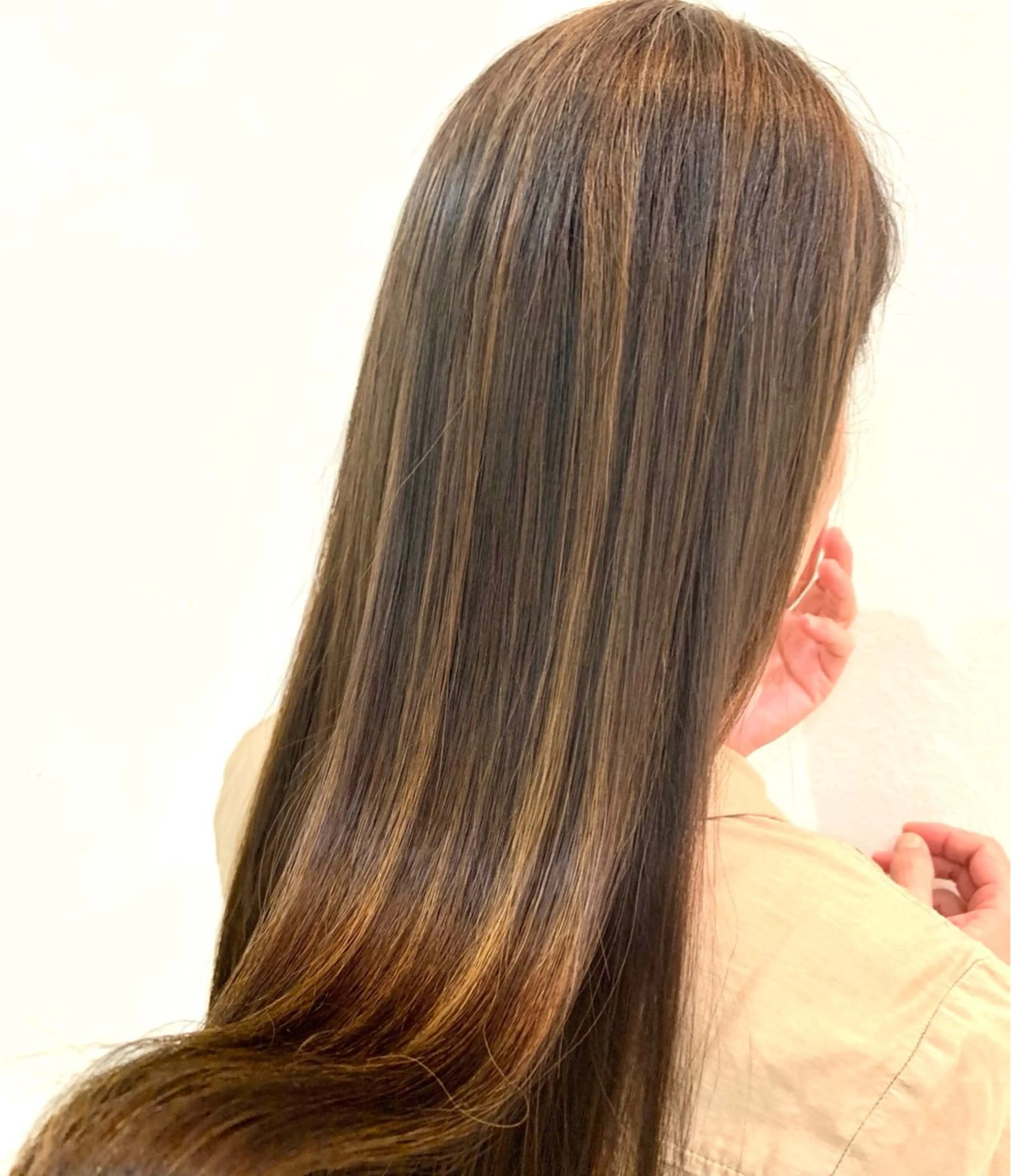 ロング カラー カット ヘアカラー 【髪質改善特化】 艶髪/白髪ぼかしのヘアスタイル