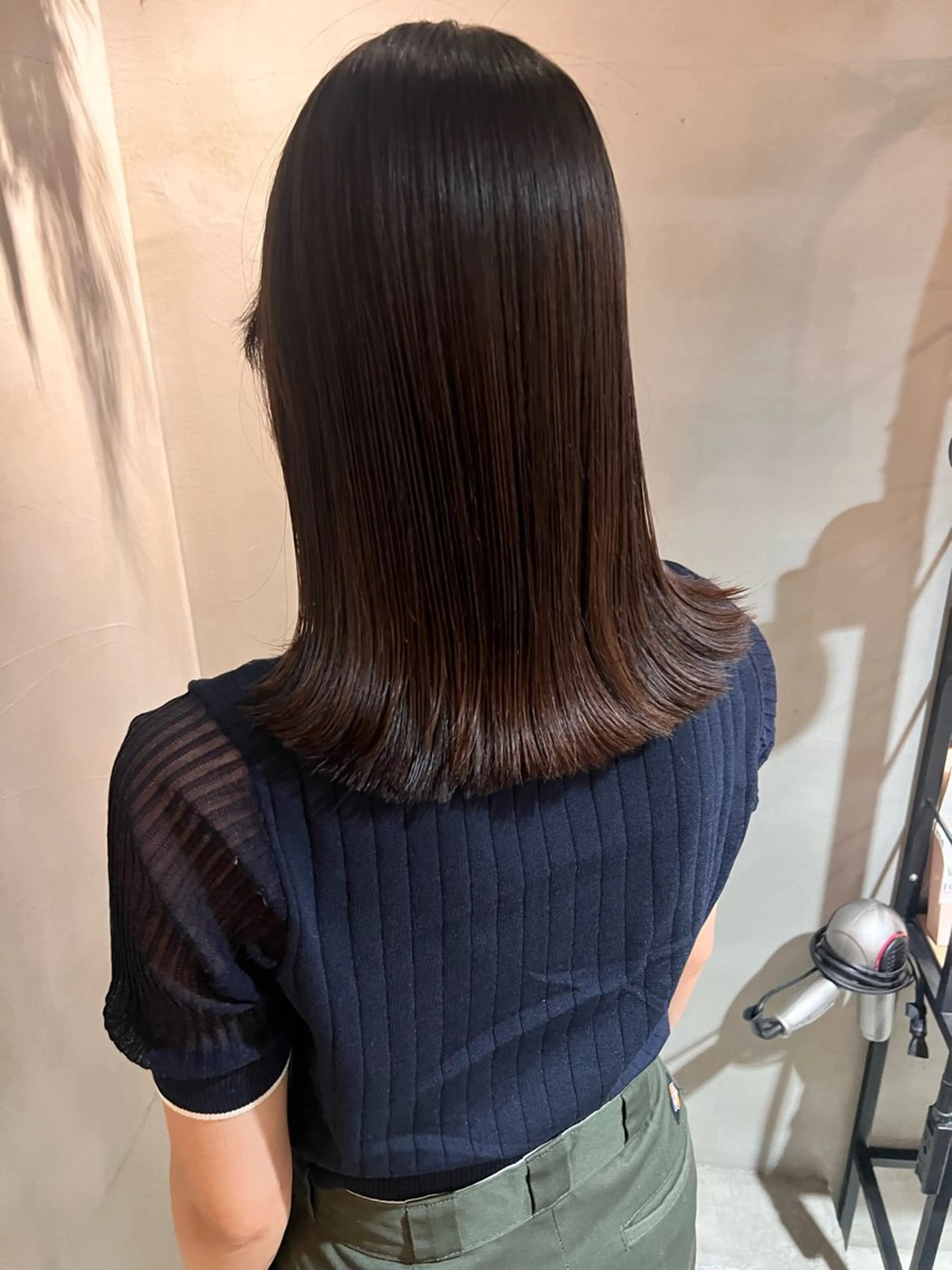 ミディアム 外ハネヘア 似合わせカット✂︎ 艶カラー･*:湊七海のヘアスタイル
