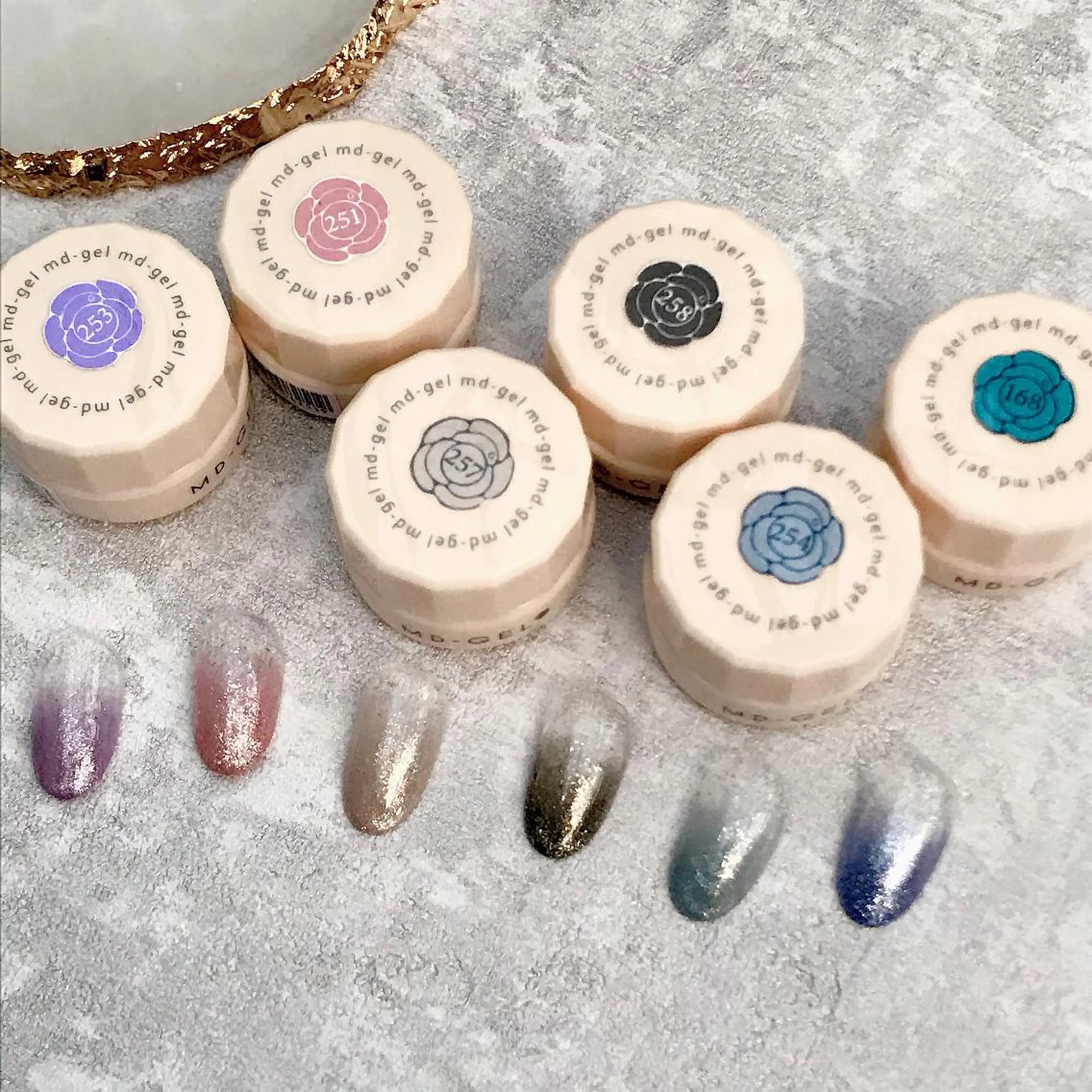 ネイル グラデーション ラメ(グリッター) beauty ☪︎moonのネイルデザイン
