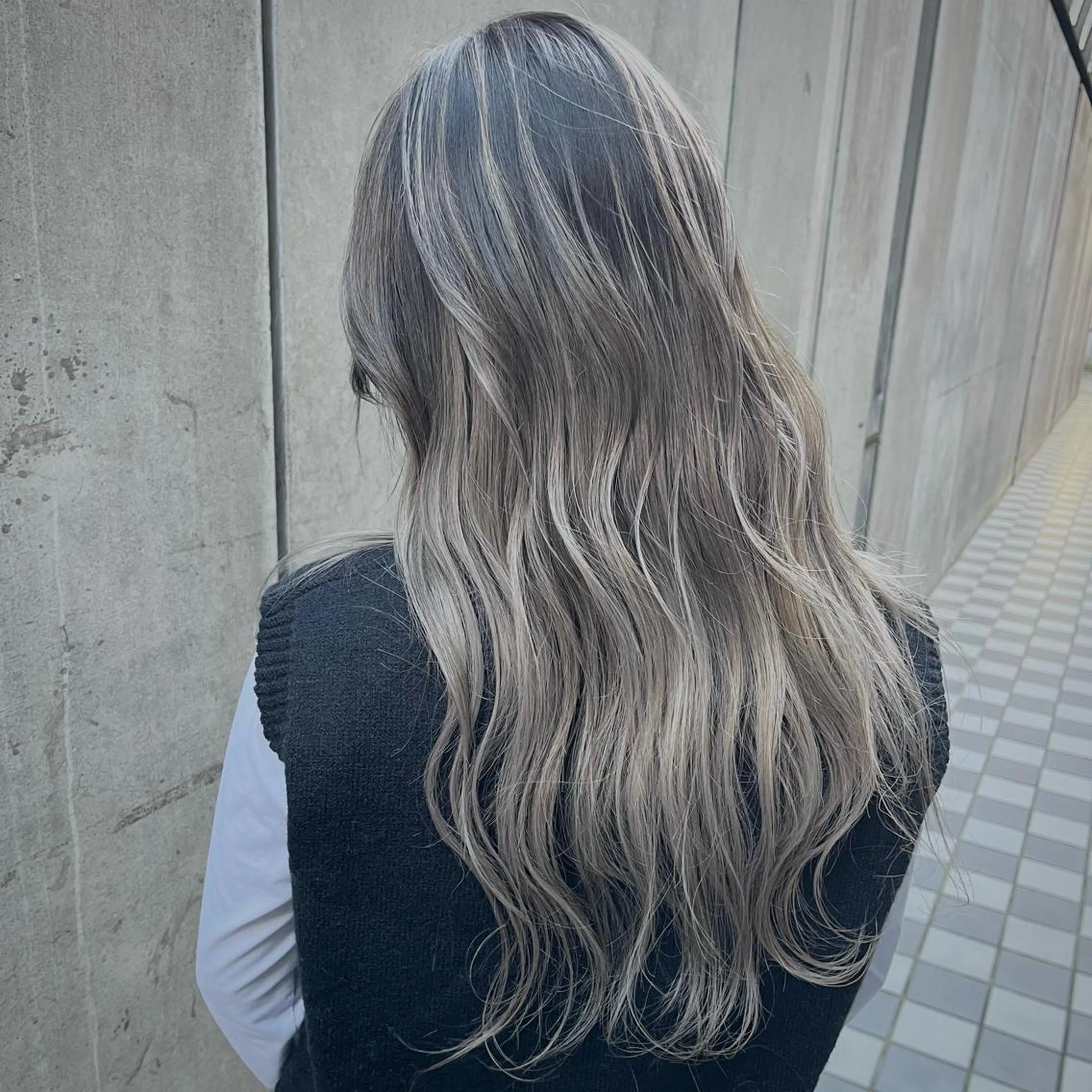 ロング カラー バレイヤージュ デザインカラー ハイライトカラー ハイライト レイヤーカット ヘアカラー トリートメント 🌈透明感カラー ✨松田龍也🌈のヘアスタイル
